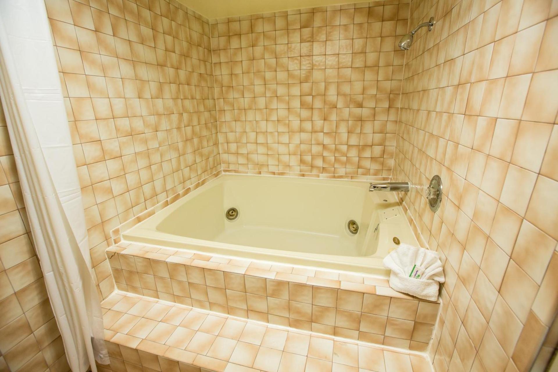 Anaheim Carriage Inn photo 14