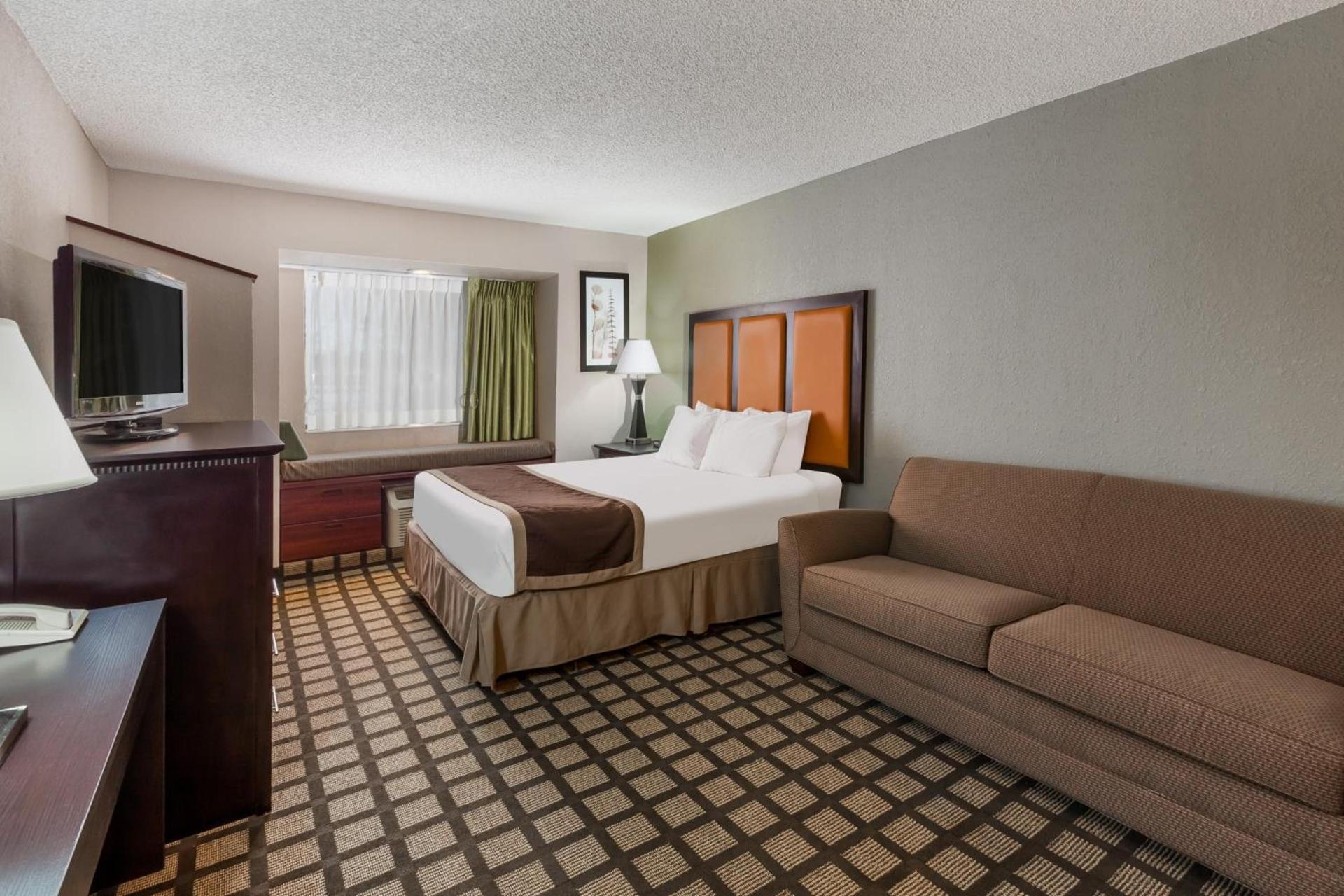 Baymont by Wyndham Gaylord photo 11