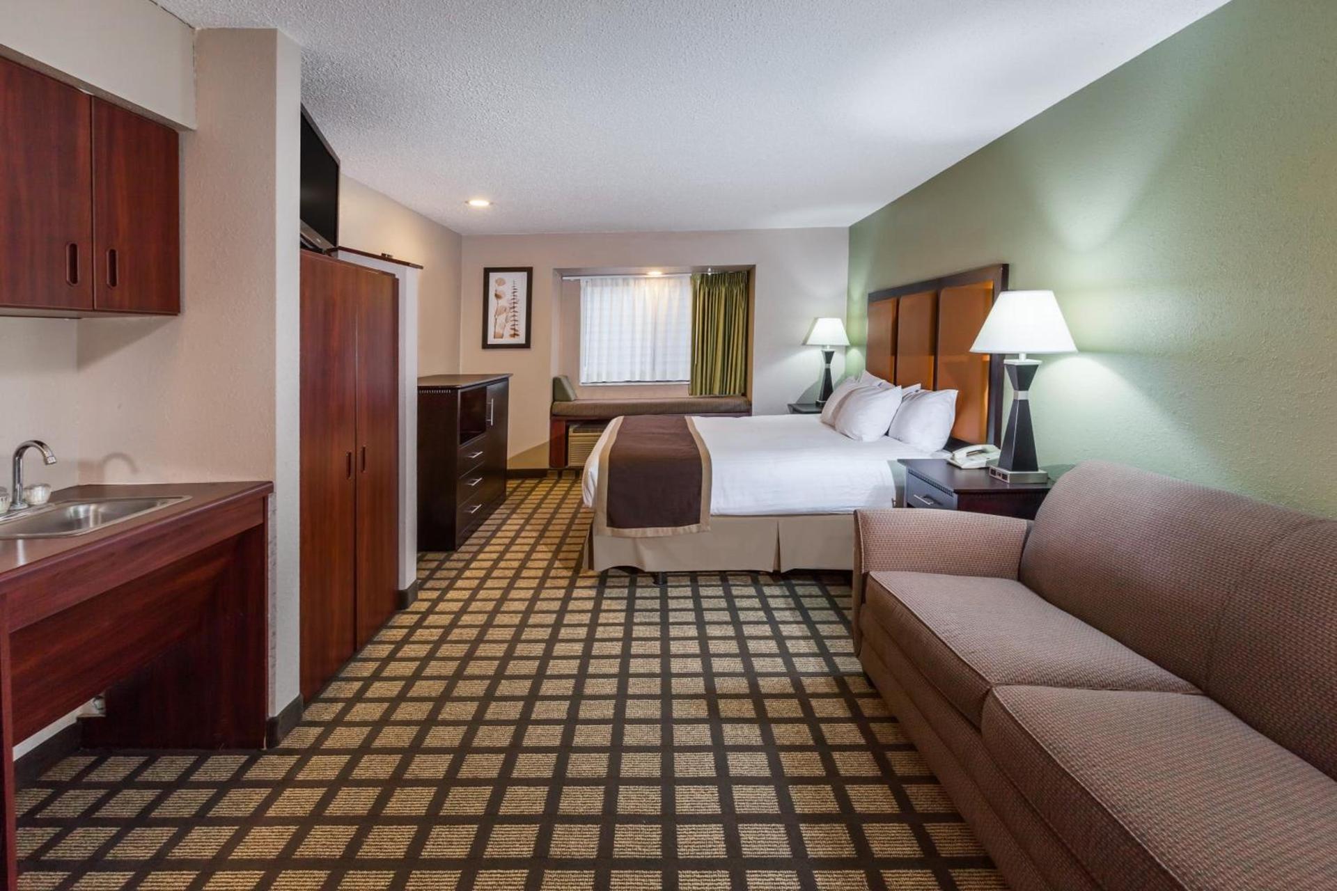 Baymont by Wyndham Gaylord photo 14