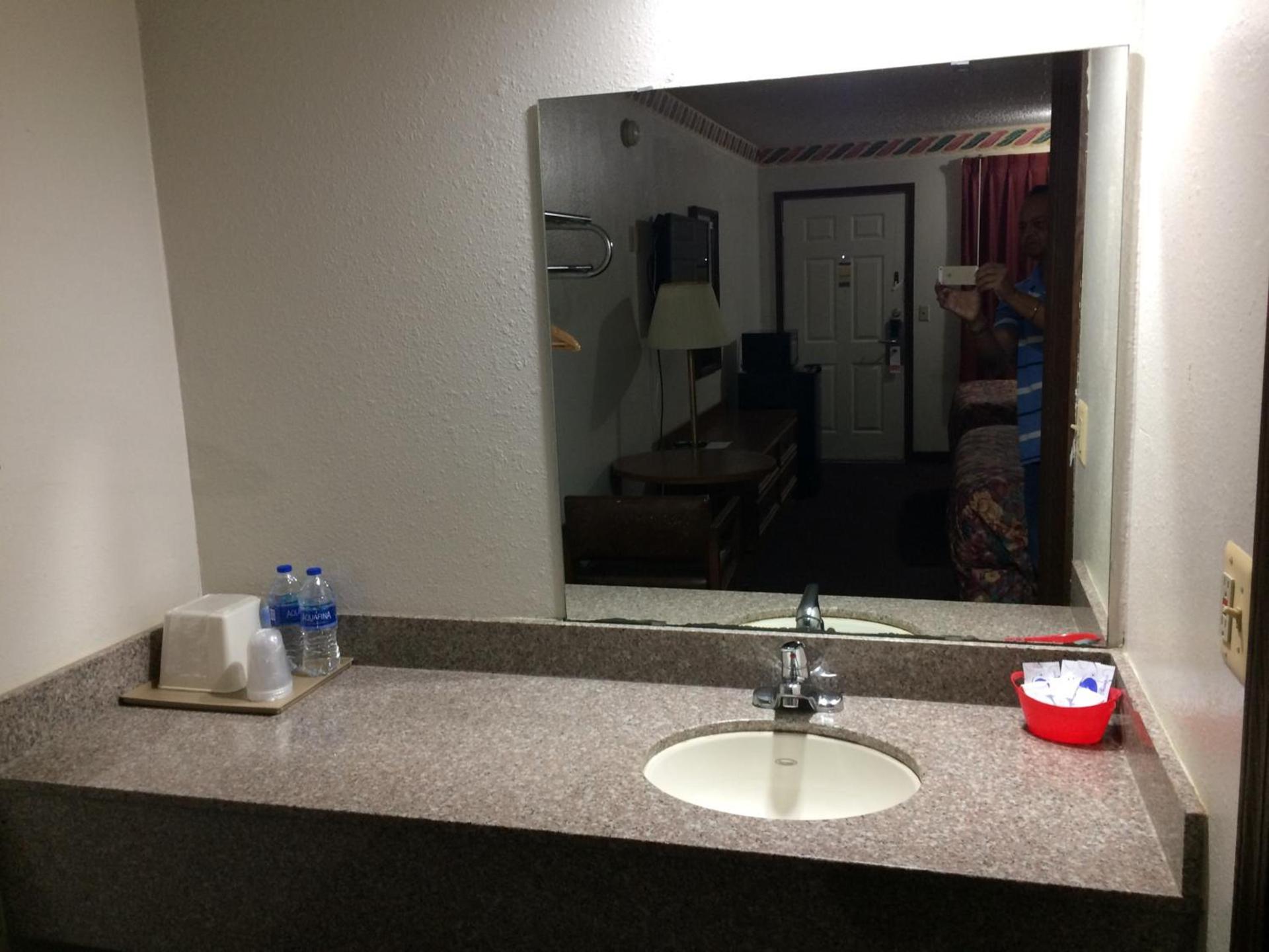 Rexdale Inn photo 31
