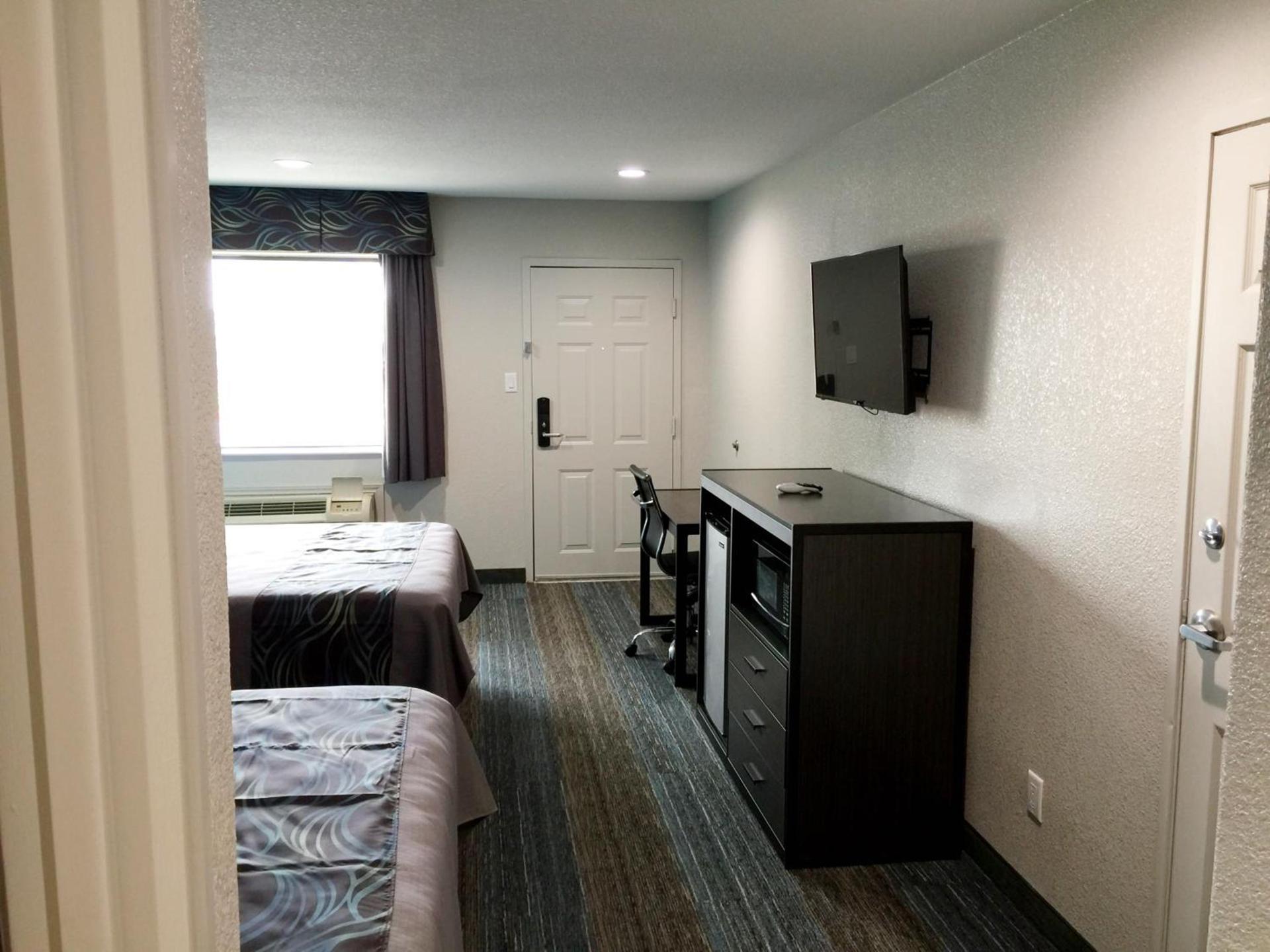 Americas Best Value Inn & Suites Mont Belvieu Houston photo 8