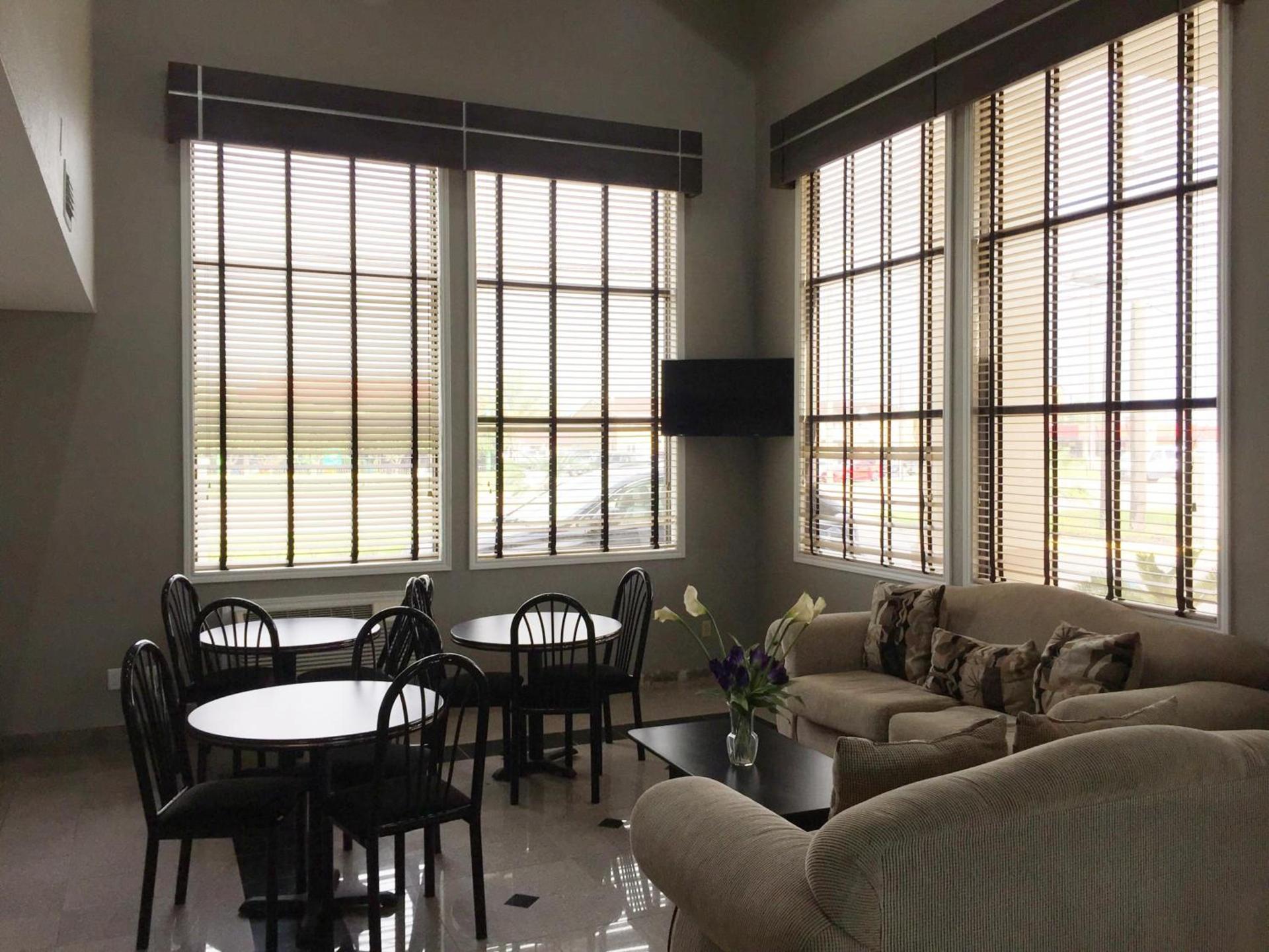 Americas Best Value Inn & Suites Mont Belvieu Houston photo 14