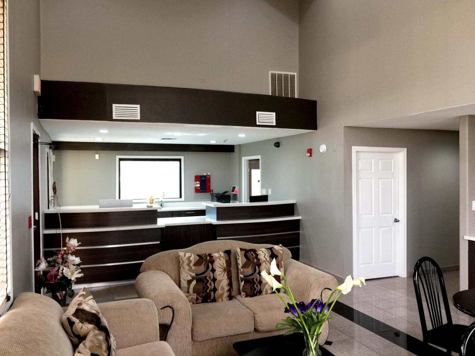 Americas Best Value Inn & Suites Mont Belvieu Houston photo 2