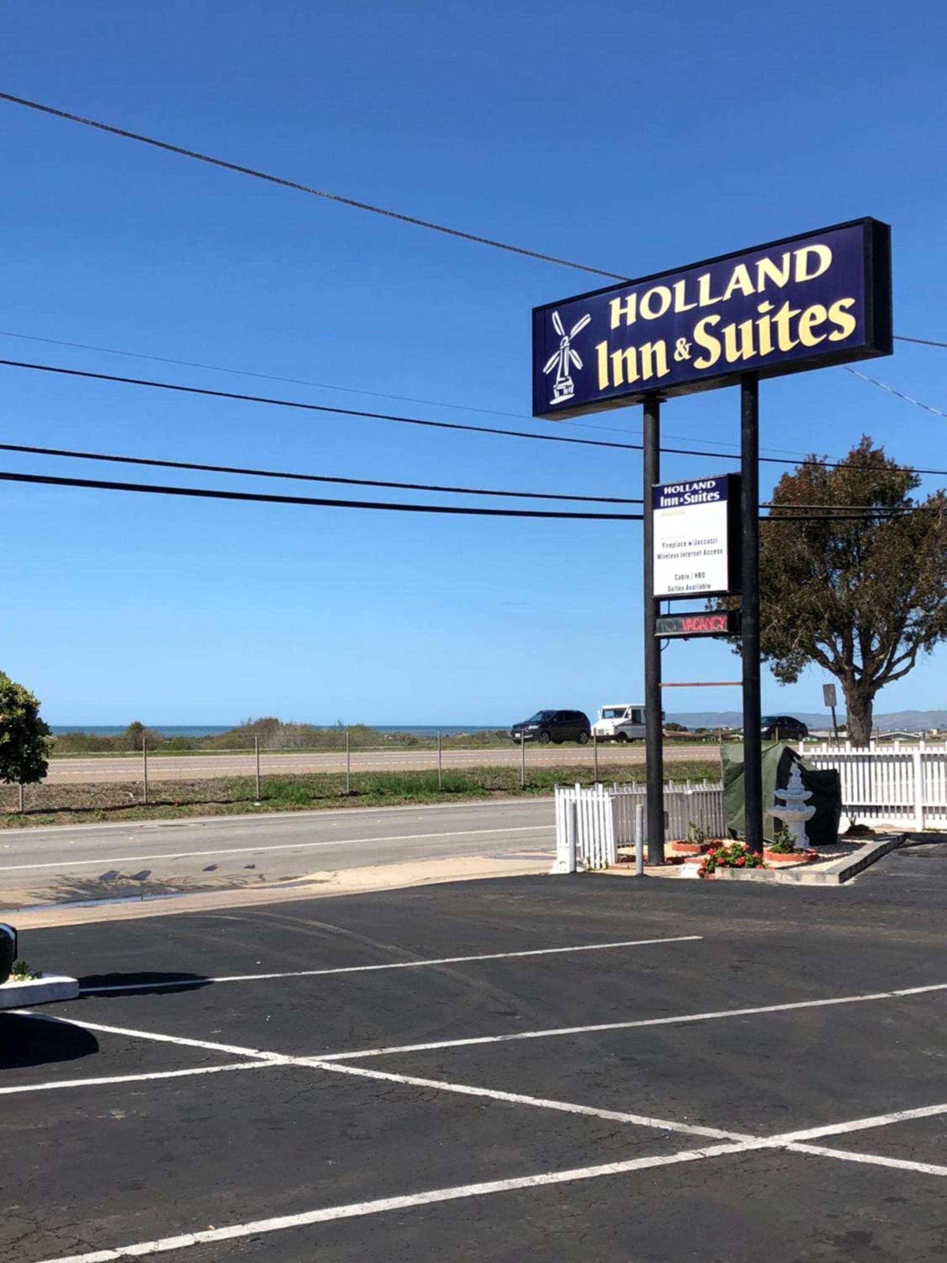 Holland Inn & Suites photo 9
