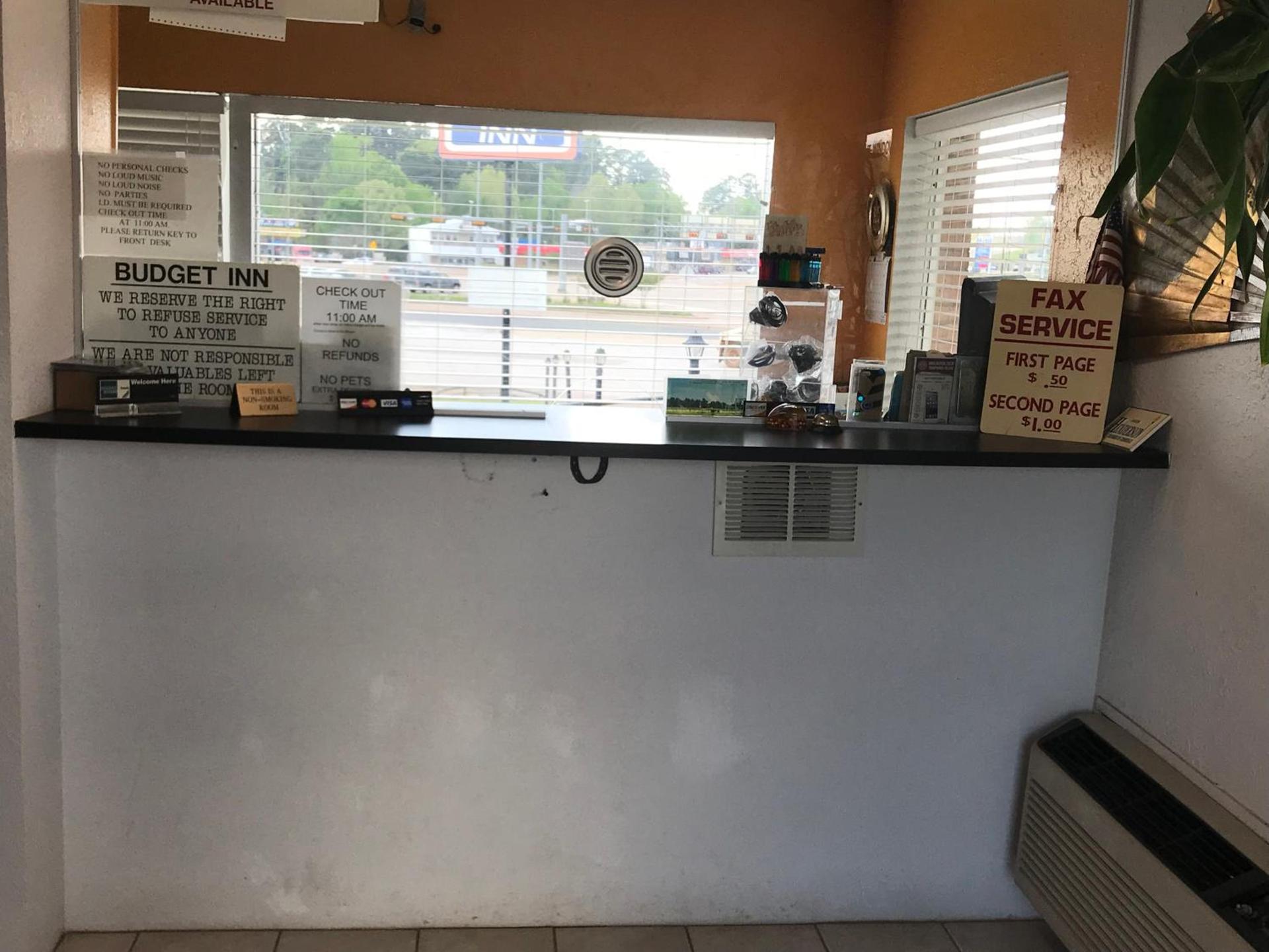 Budget Inn photo 9