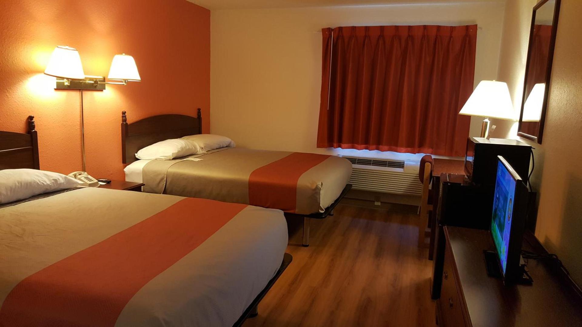 Motel 6-Saukville, WI photo 31