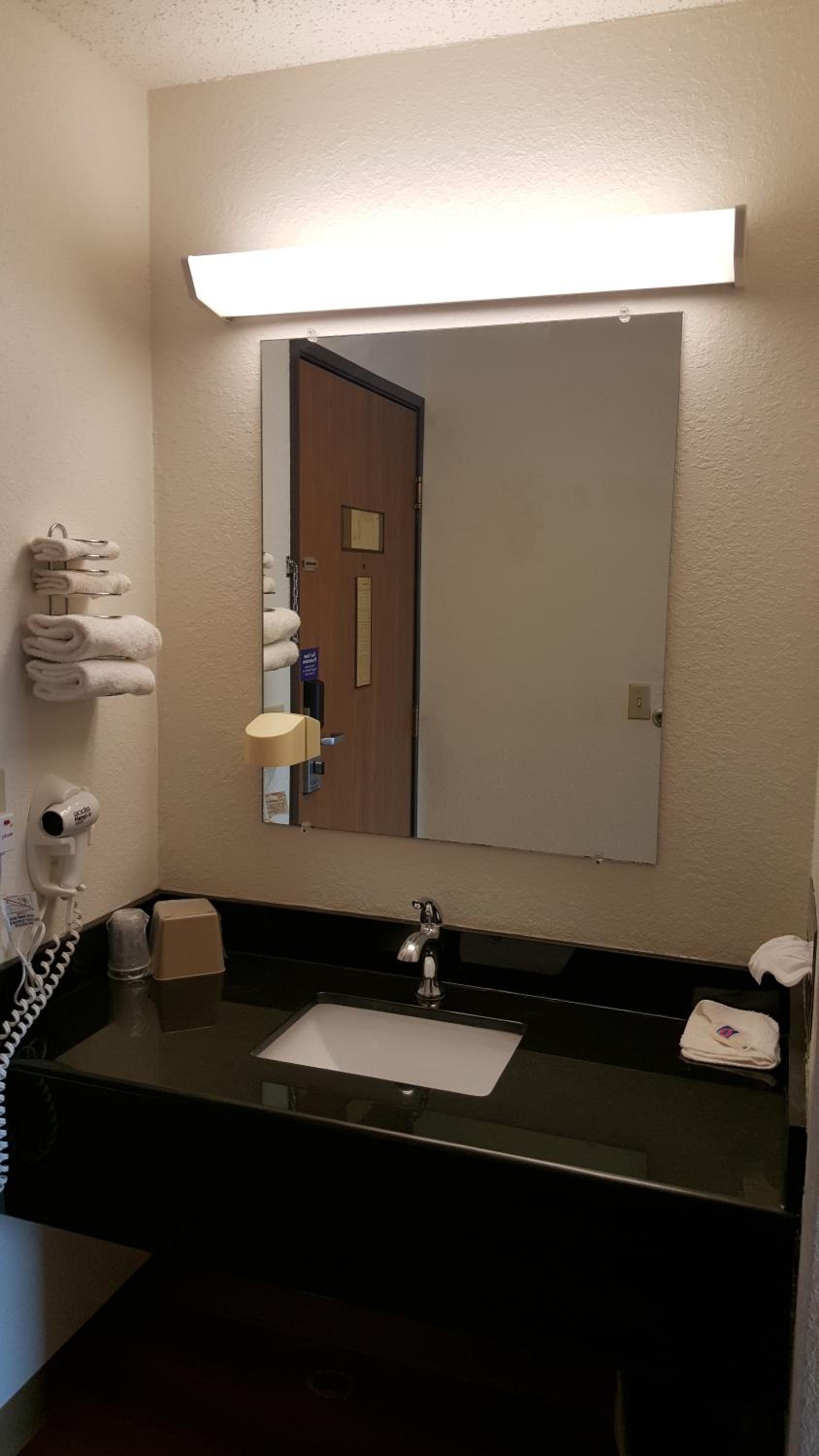 Motel 6-Saukville, WI photo 30