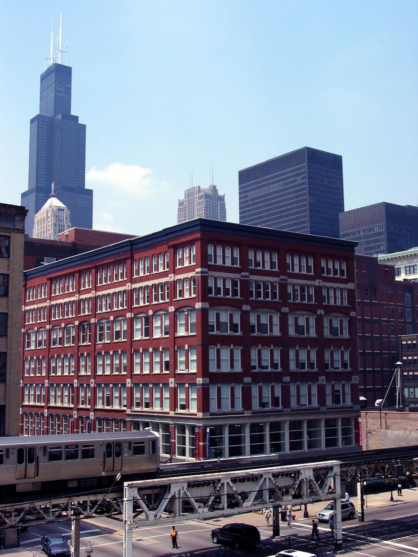 HI Chicago Hostel photo 16