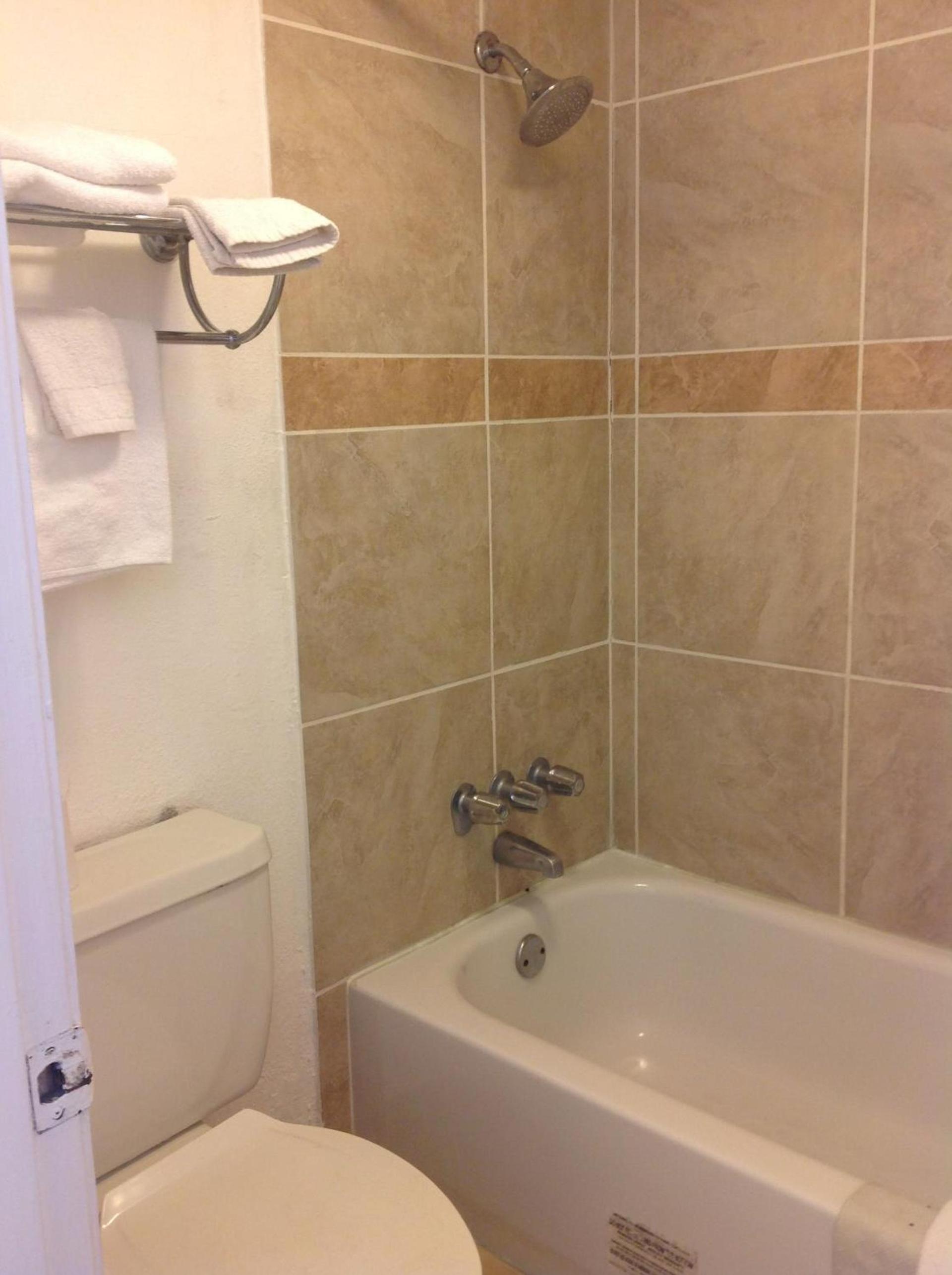 Houston Inn and Suites photo 7