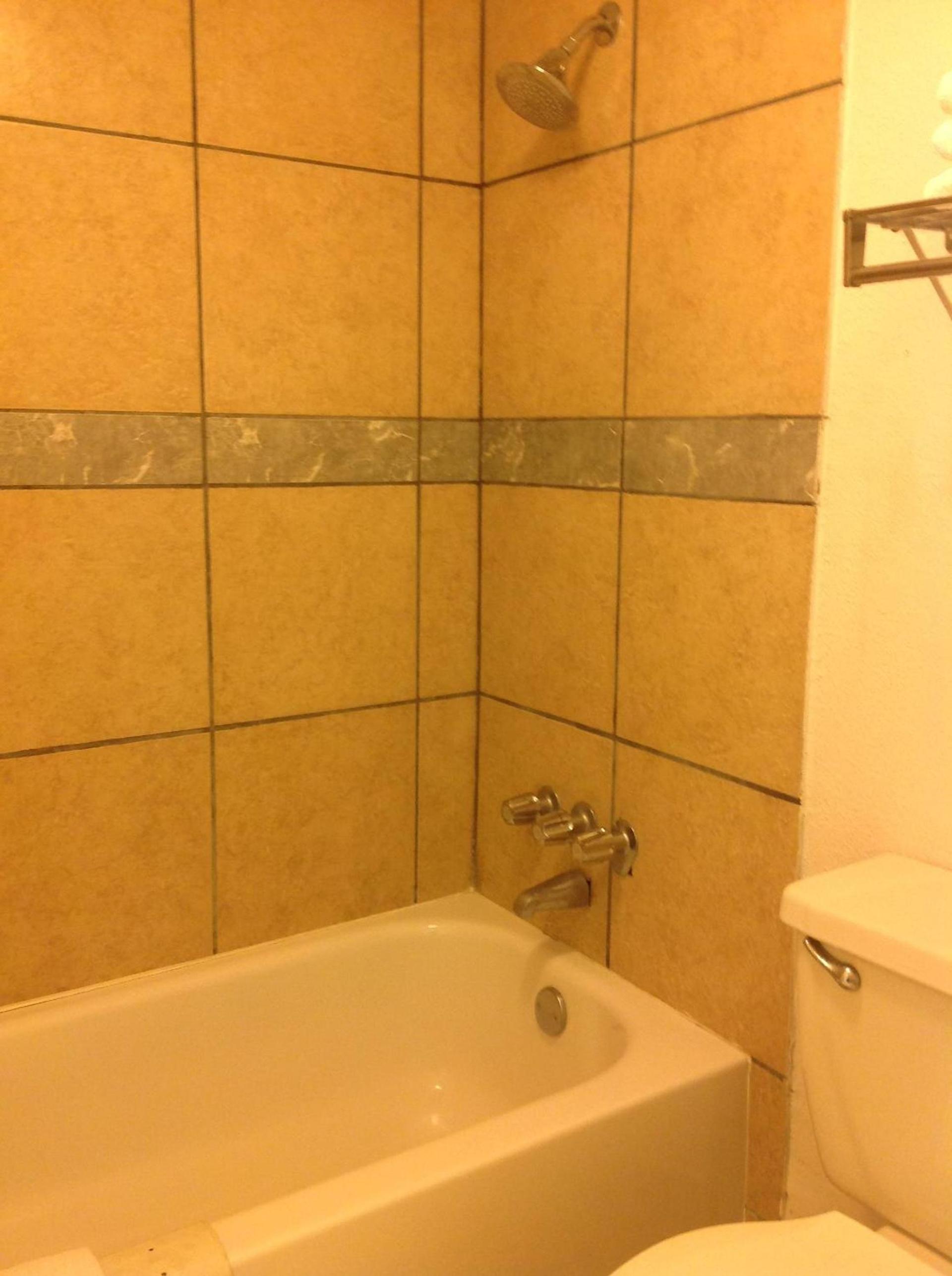Houston Inn and Suites photo 9