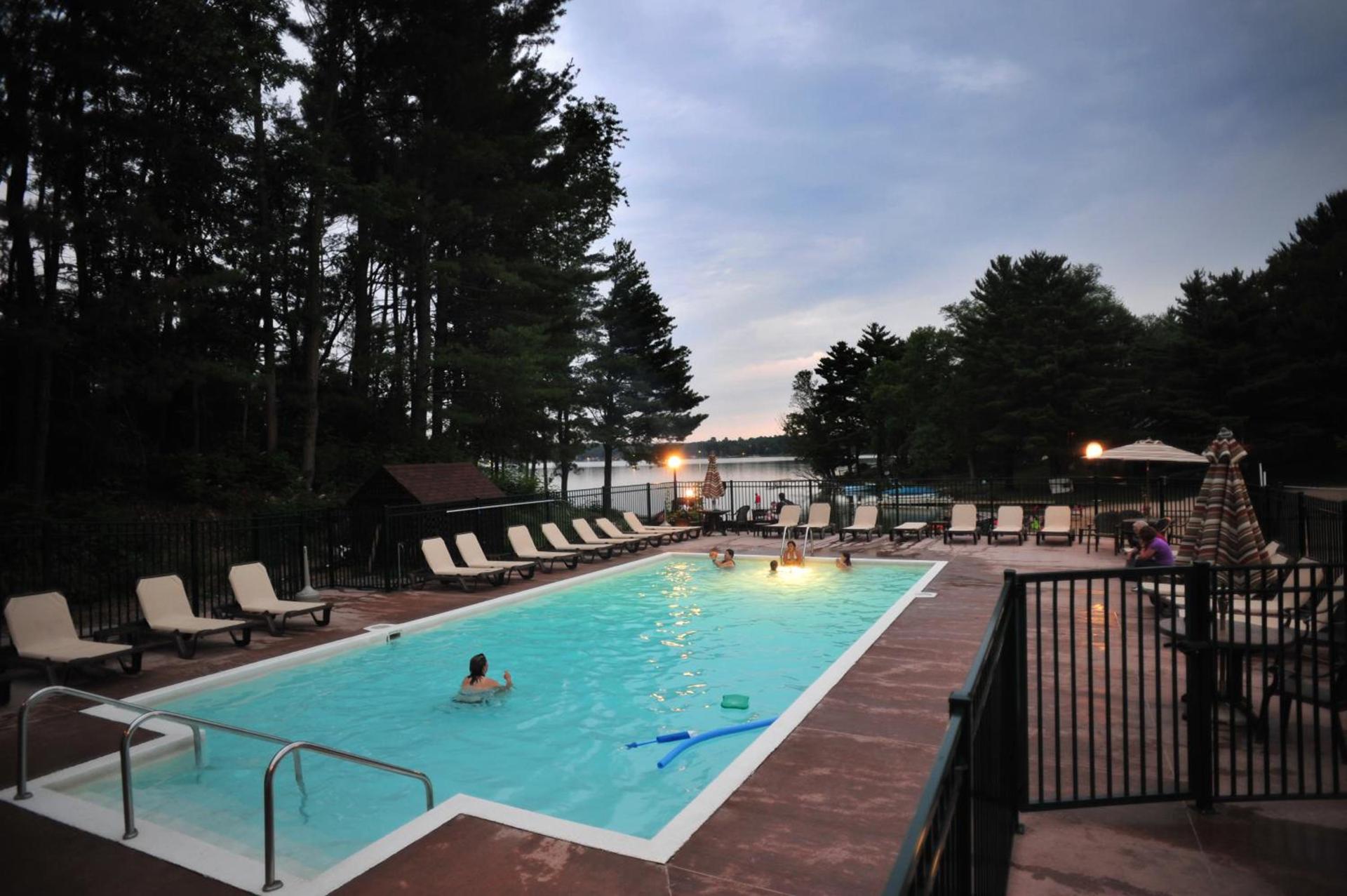 Sunset Bay Resort & Suites photo 2