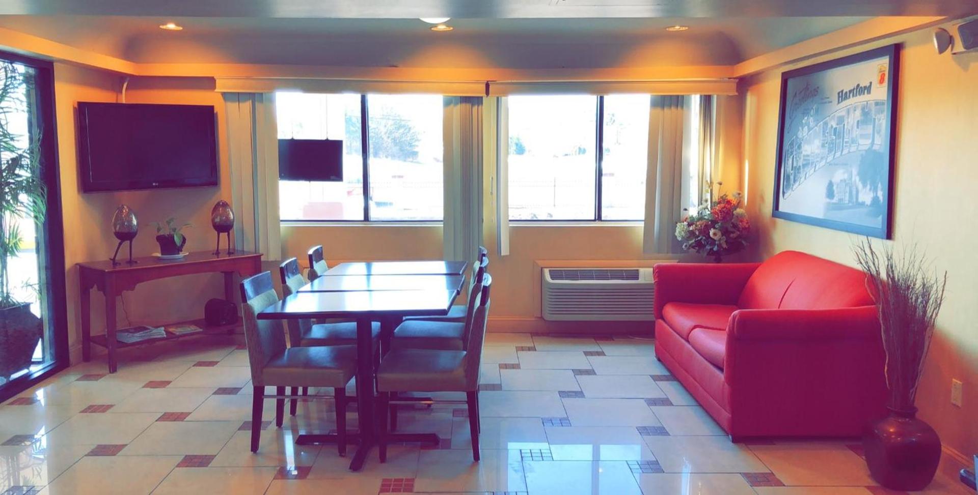 Knights Inn Hartford photo 19