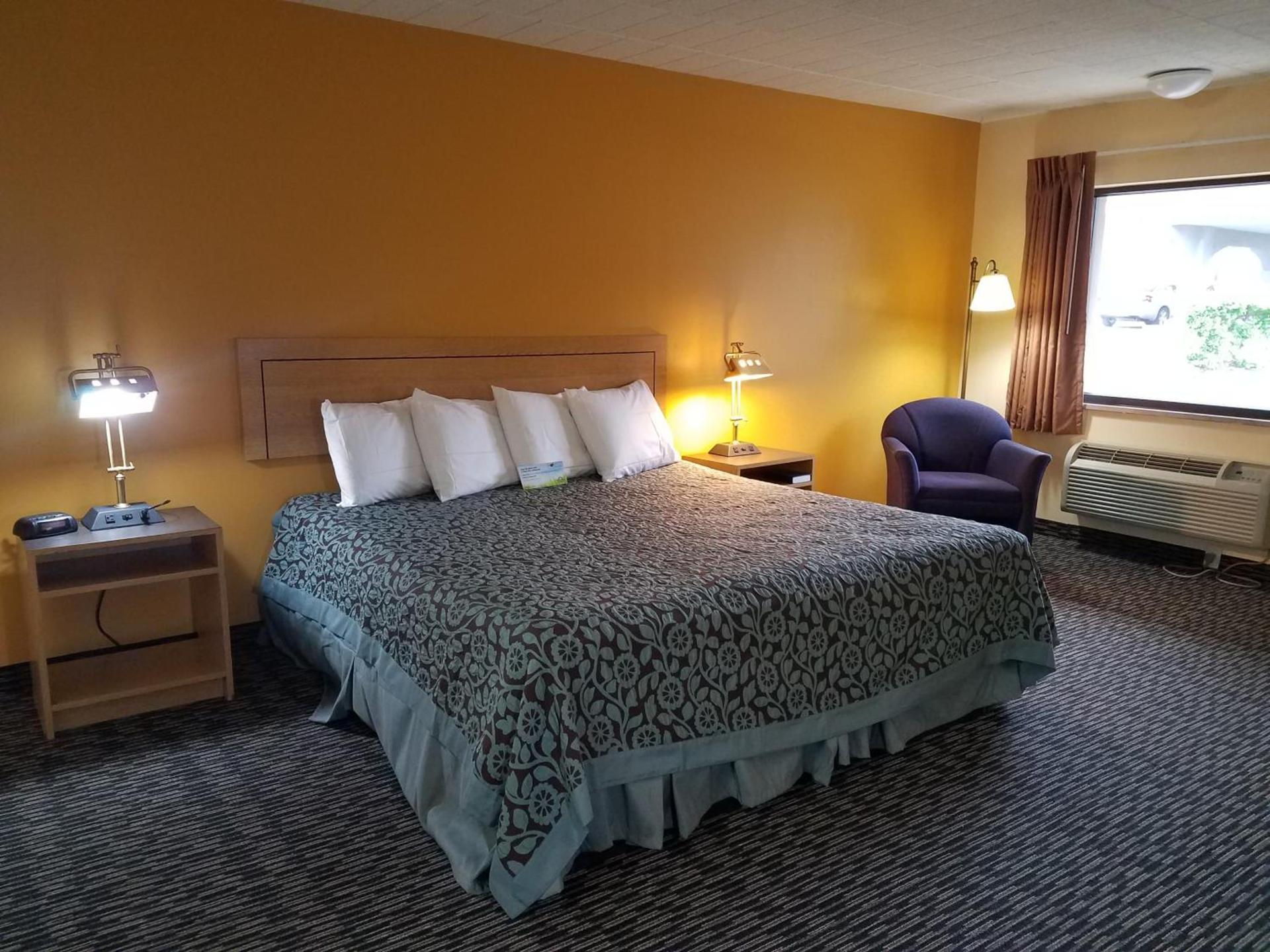 Days Inn by Wyndham Oak Ridge Knoxville photo 28