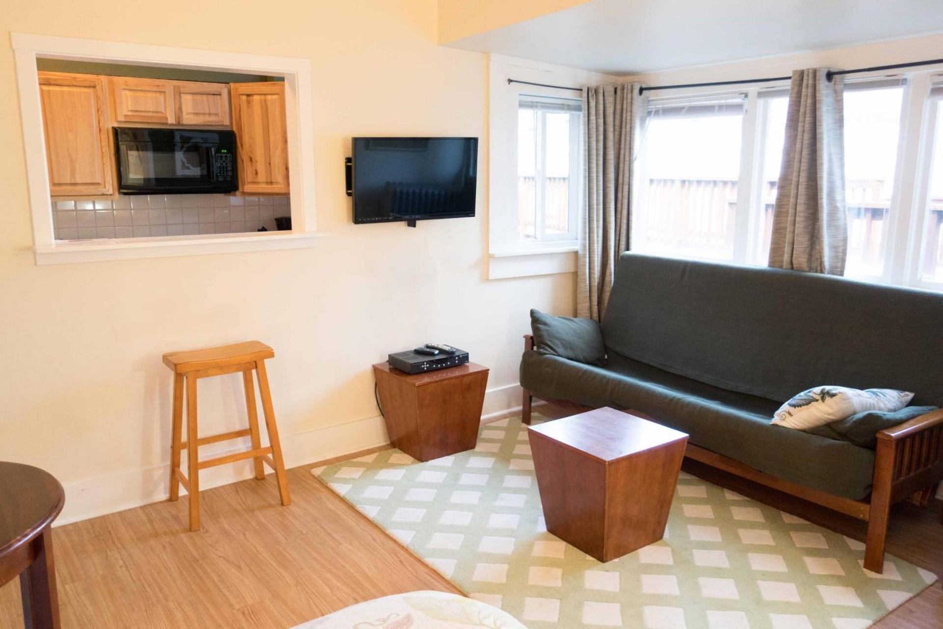 Sauerdough Lodging photo 44