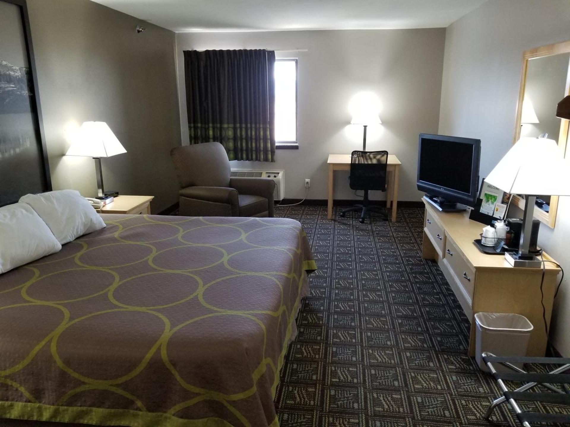 Super 8 by Wyndham Fort Collins photo 20