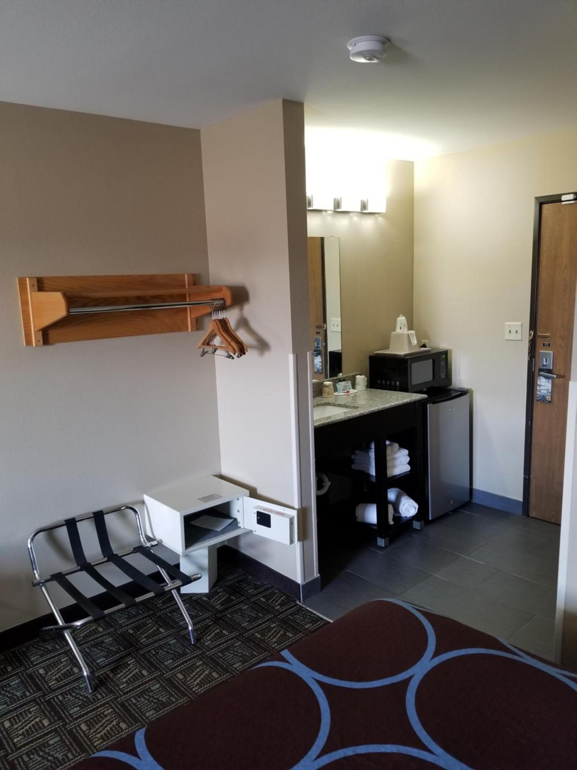 Super 8 by Wyndham Fort Collins photo 16