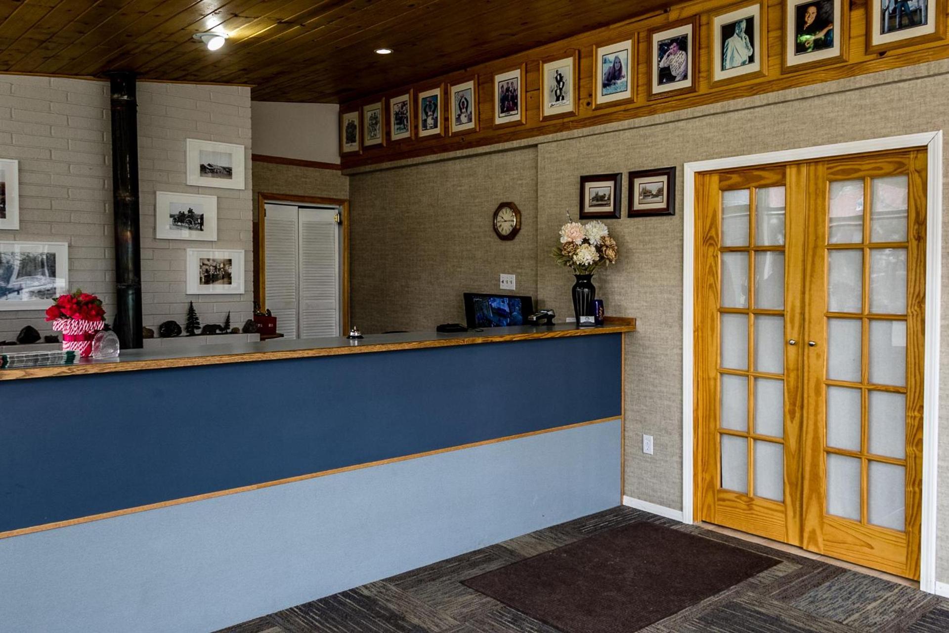 Lakeview Lodge Motel photo 2