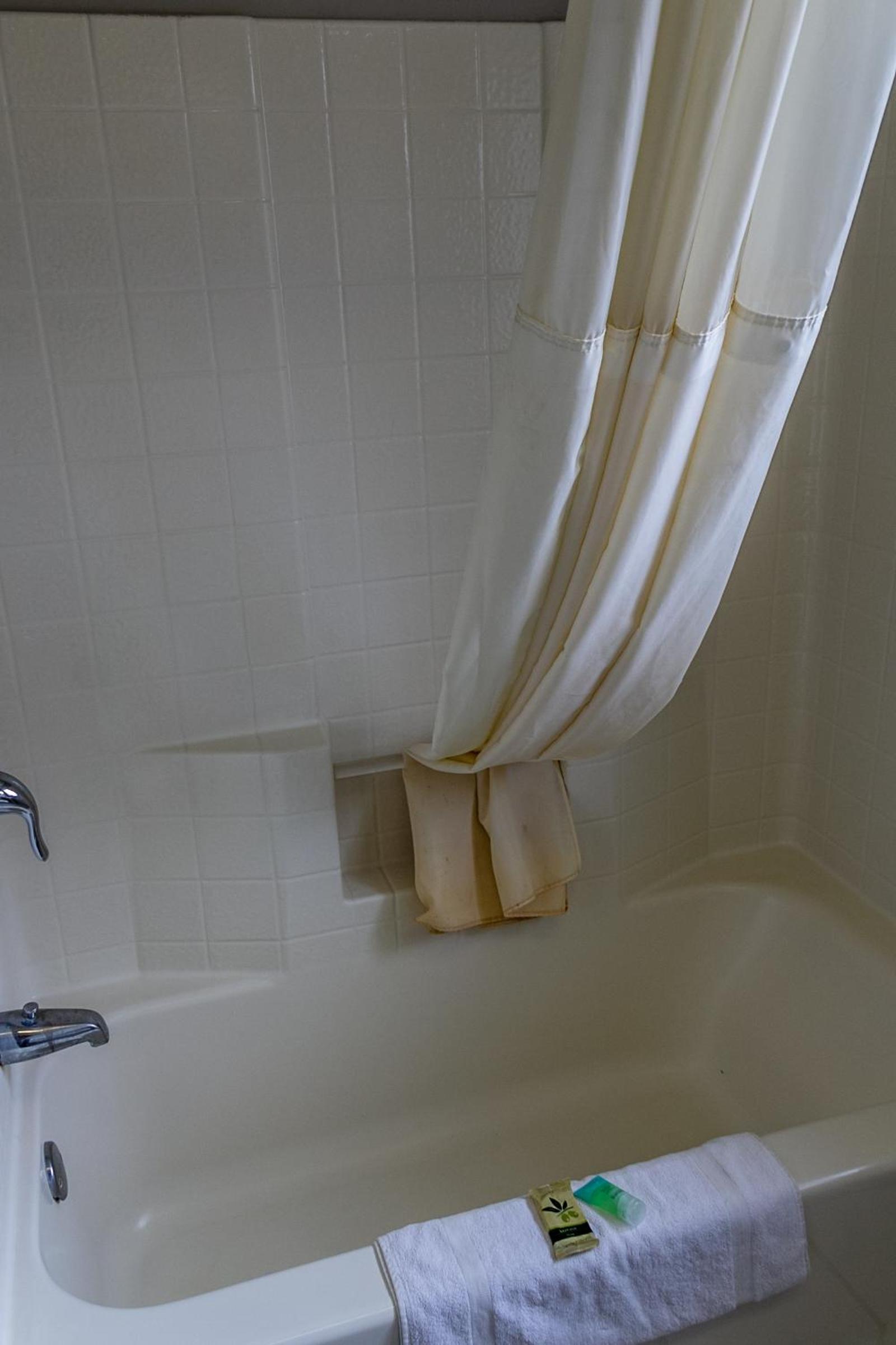 Lakeview Lodge Motel photo 13
