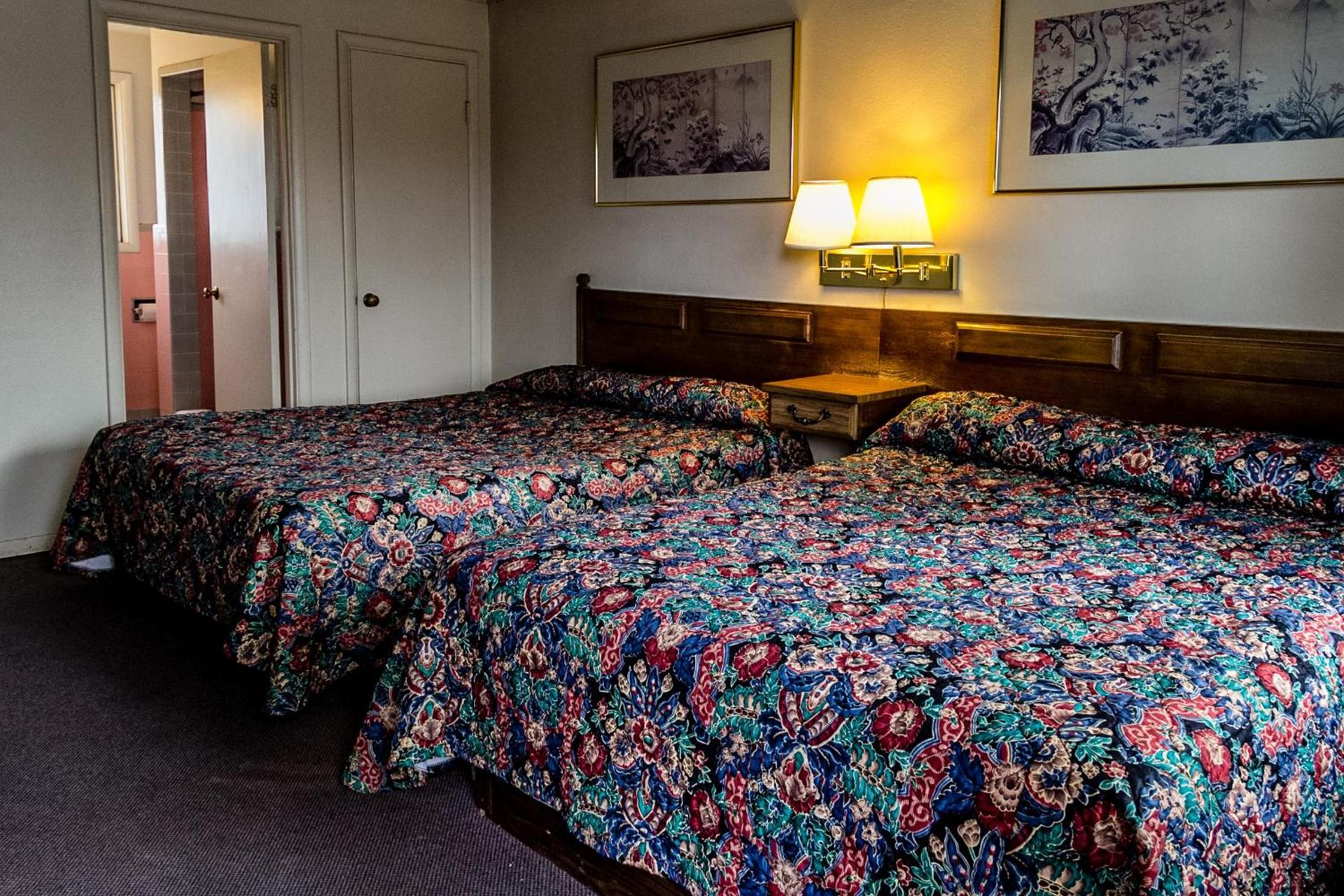 Lakeview Lodge Motel photo 11