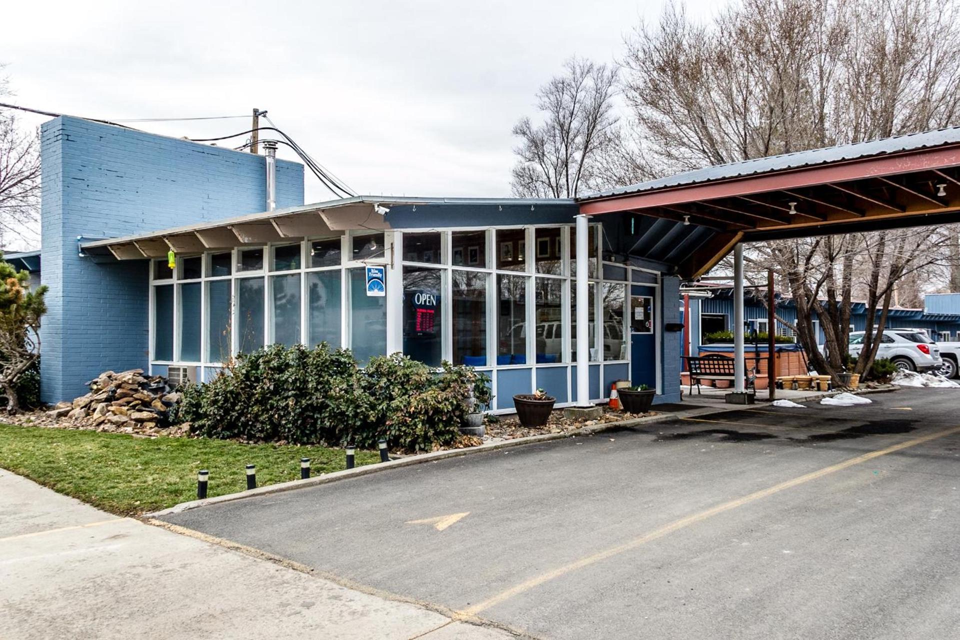Lakeview Lodge Motel photo 12