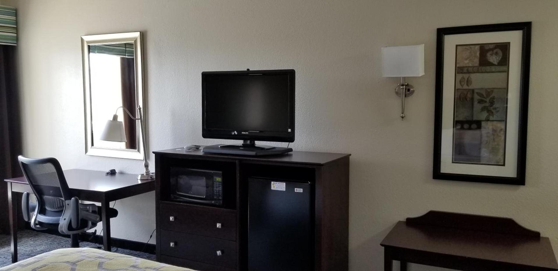 Baymont by Wyndham Saraland photo 68