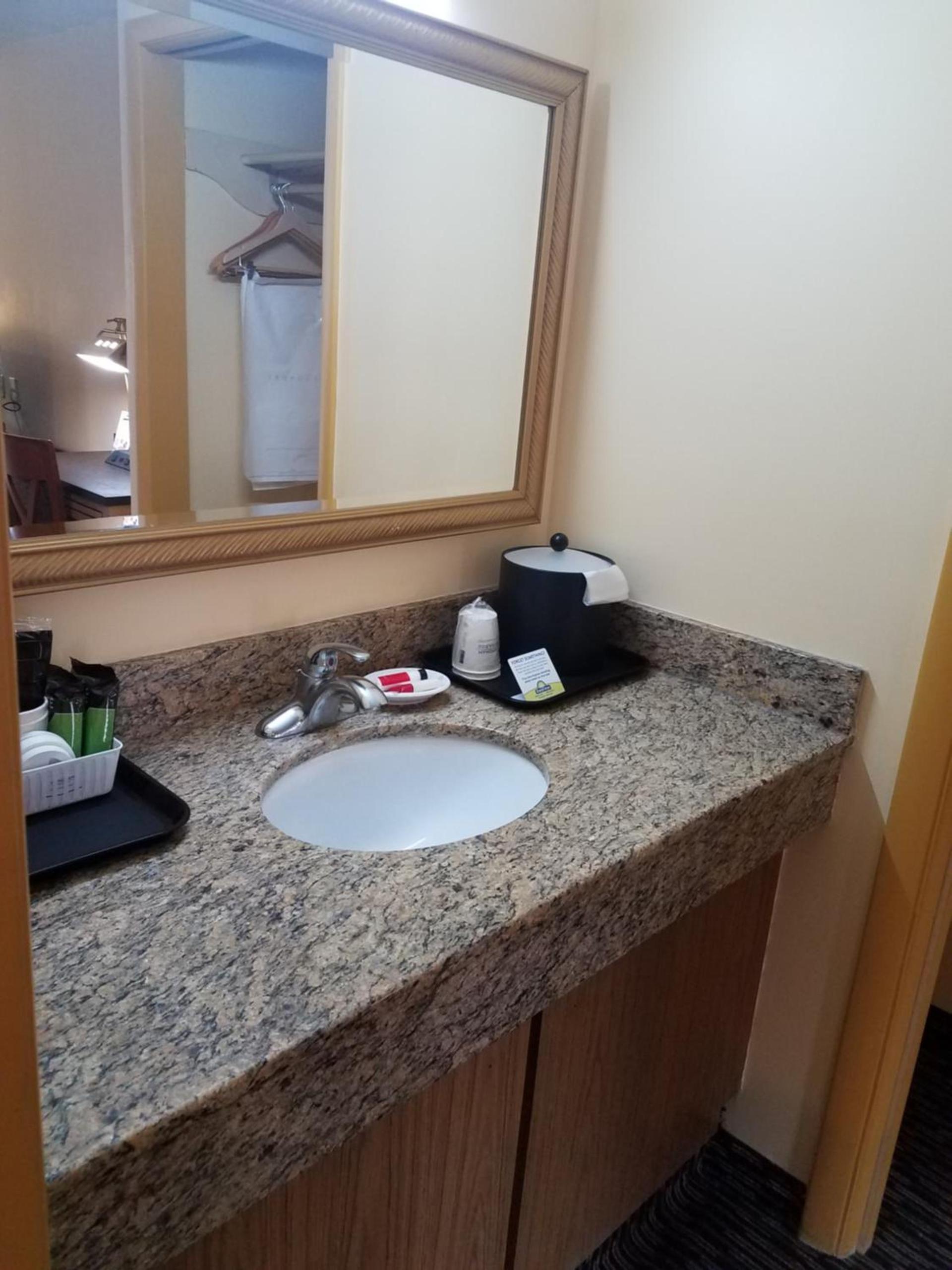 Days Inn by Wyndham Oak Ridge Knoxville photo 21