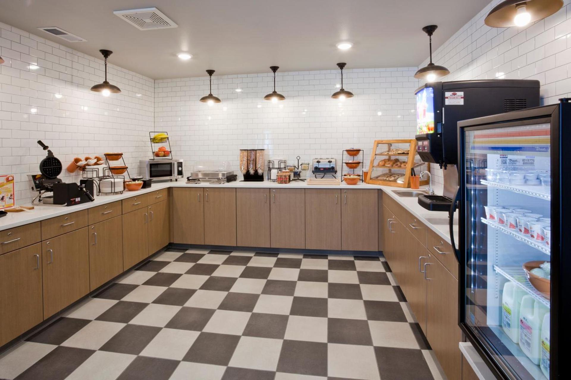 GrandStay Hotel & Suites photo 25