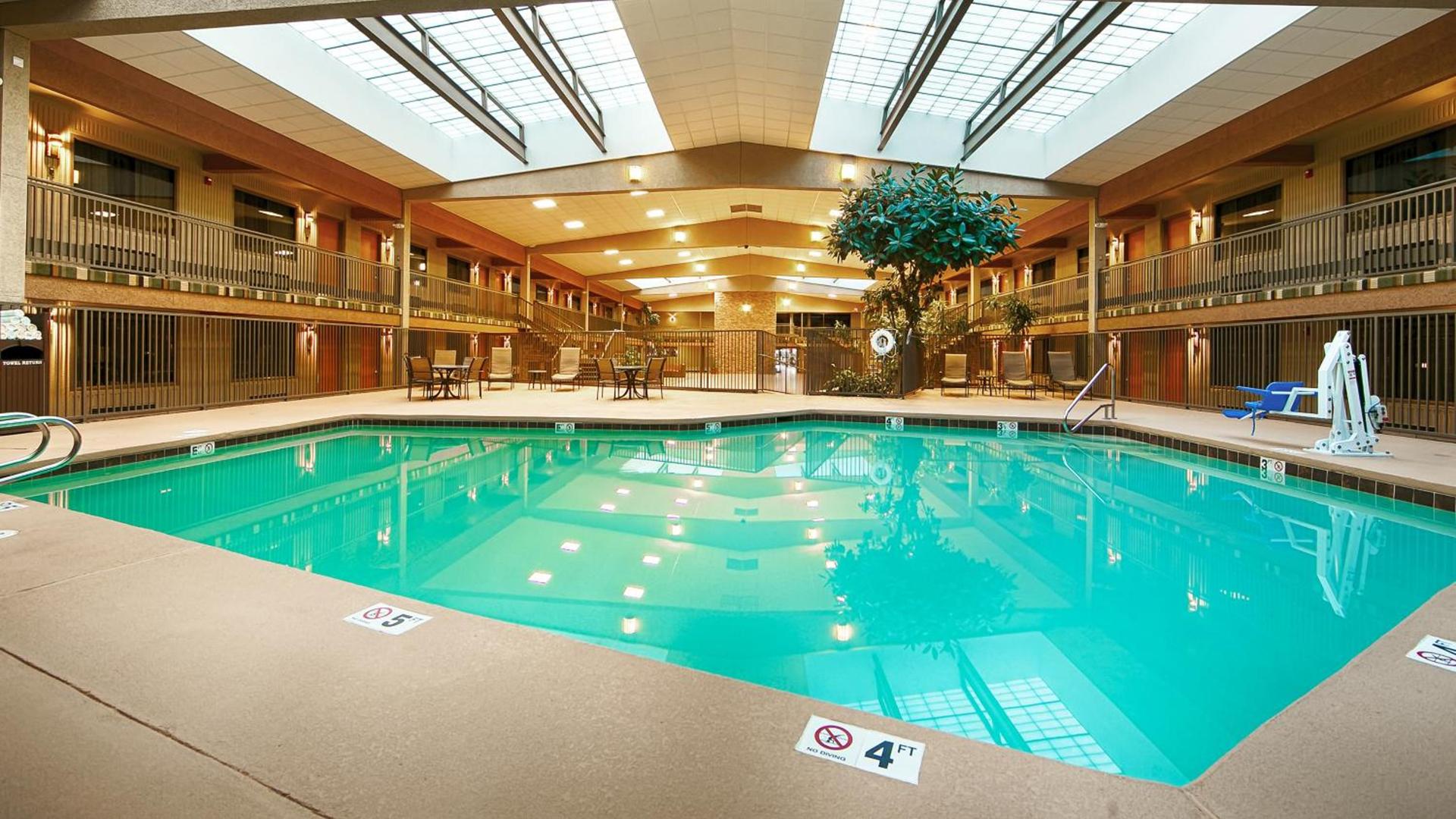 Best Western Plus Raton Hotel photo 76