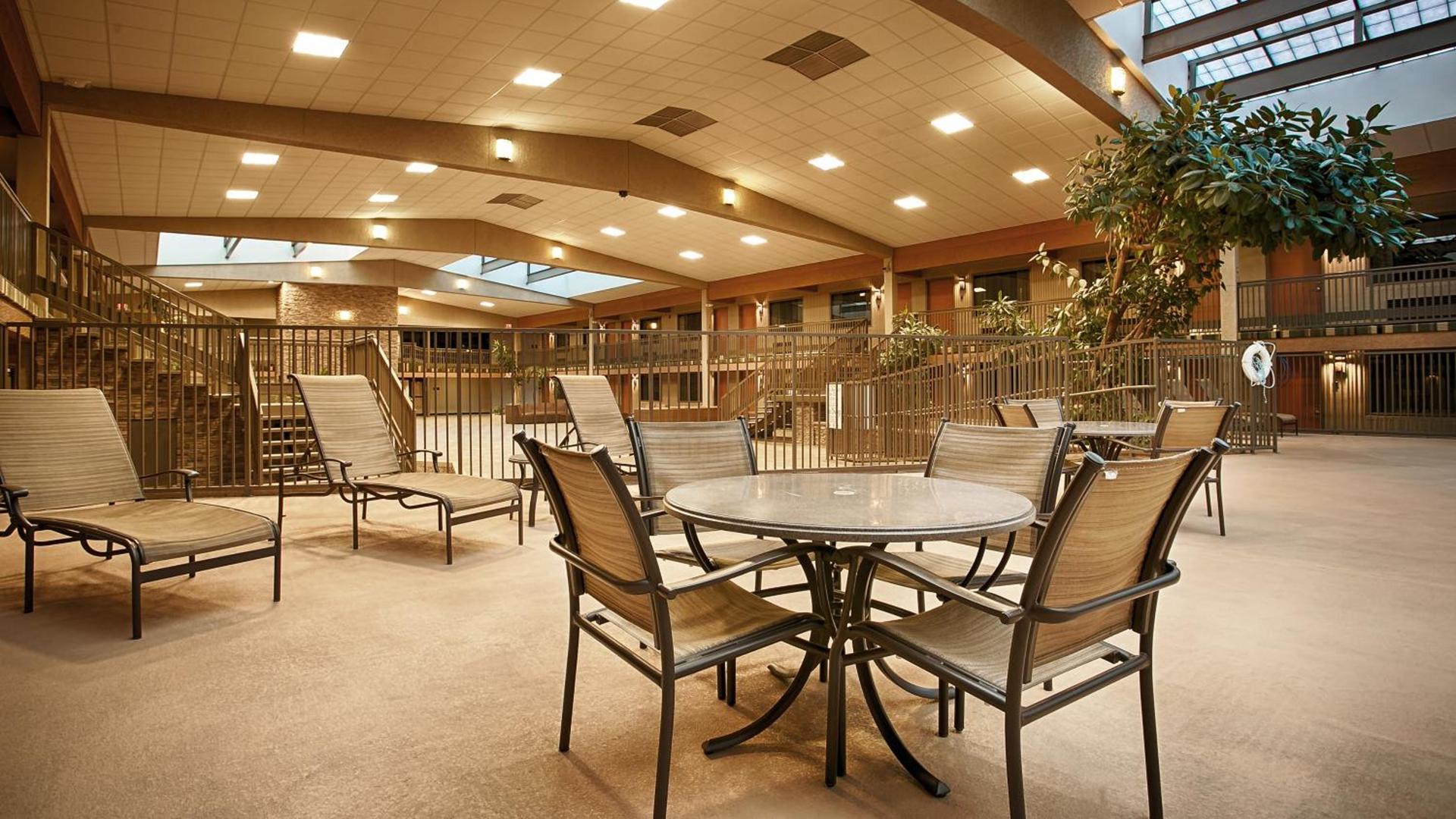 Best Western Plus Raton Hotel photo 77