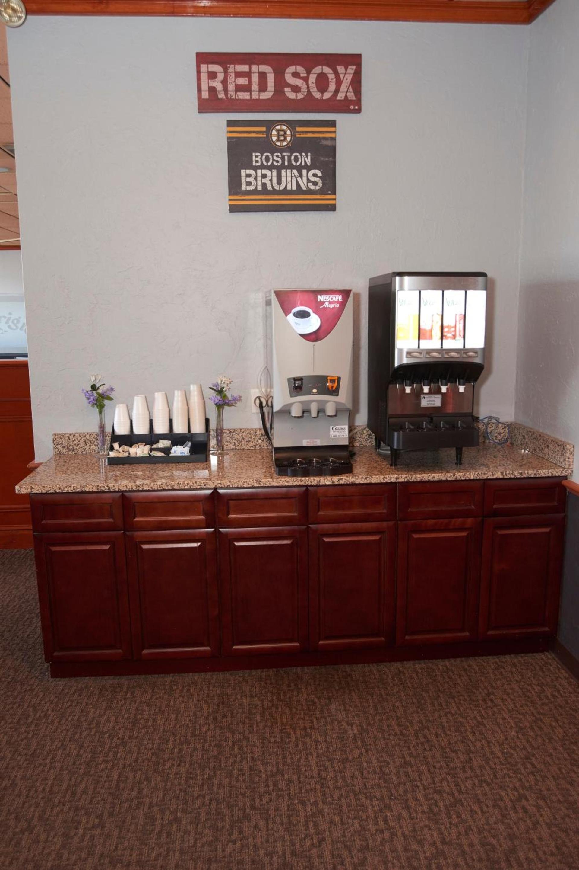 Falmouth Inn photo 14
