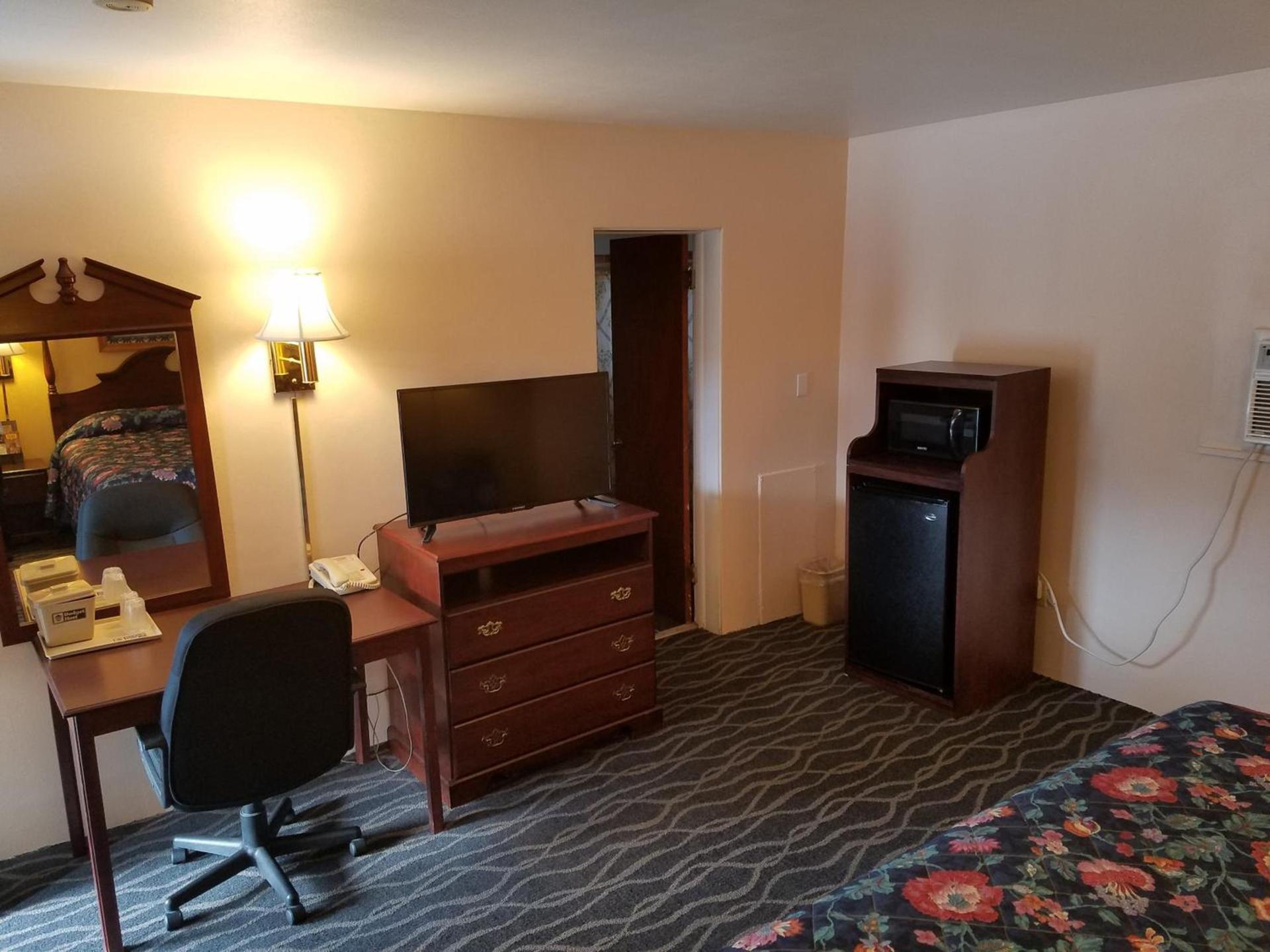 Budget Host Inn photo 19