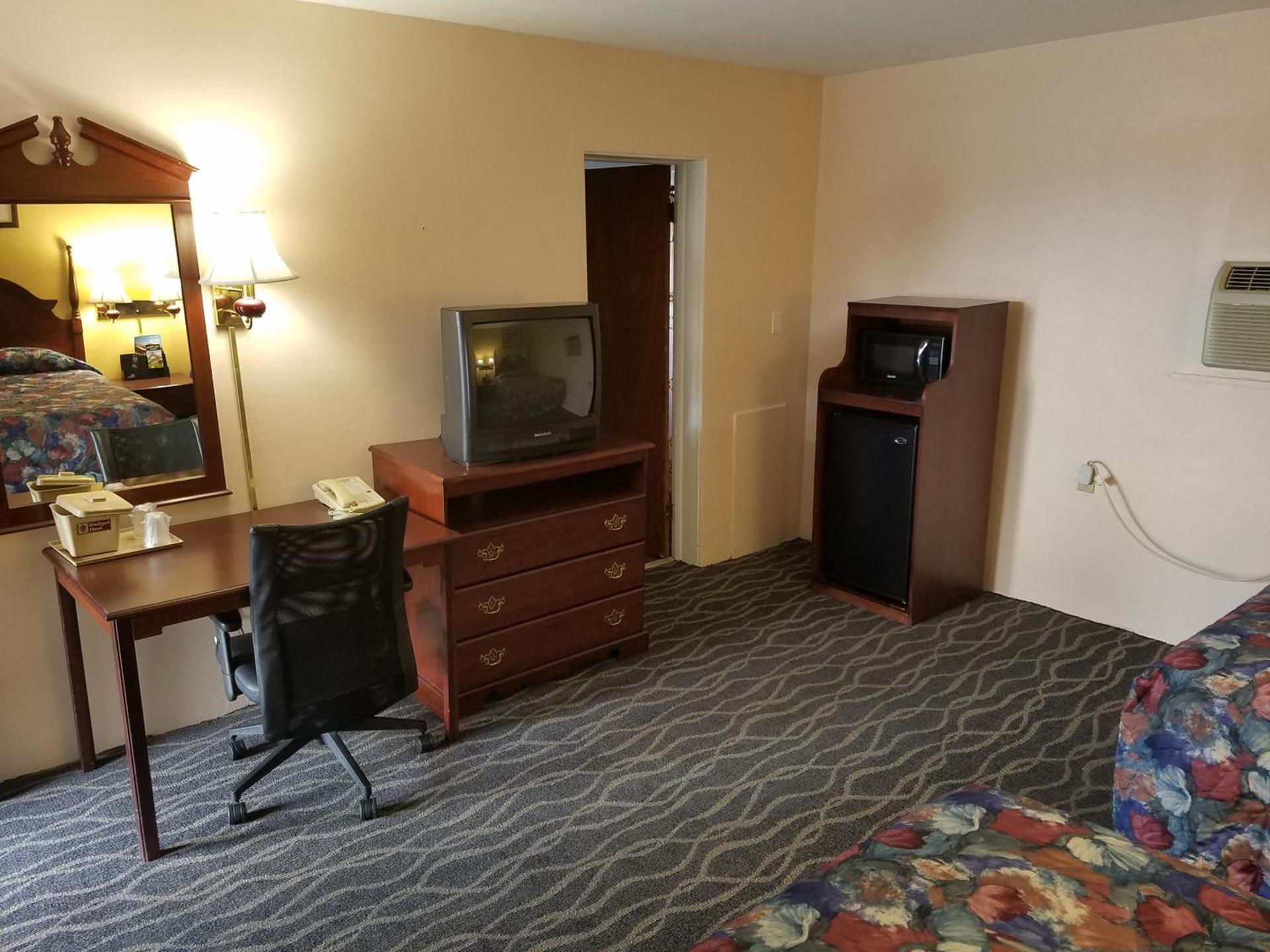 Budget Host Inn photo 13