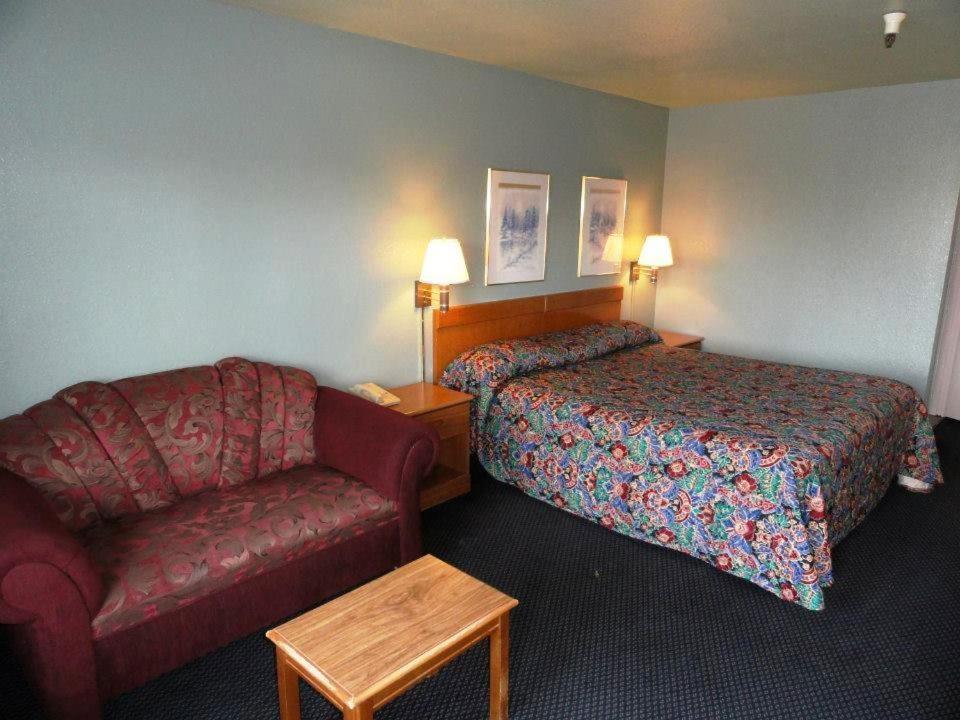 Applegate Inn photo 15