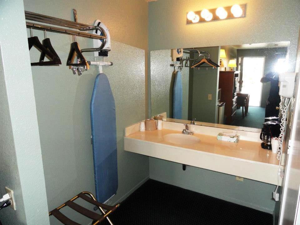 Applegate Inn photo 21