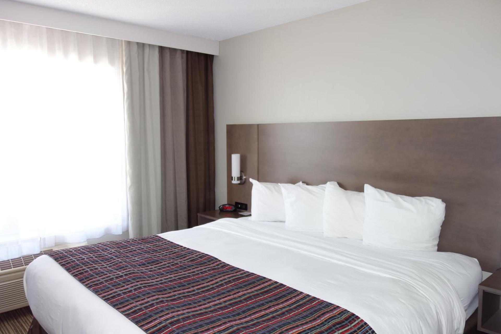 Country Inn & Suites by Radisson, Mason City, IA photo 6