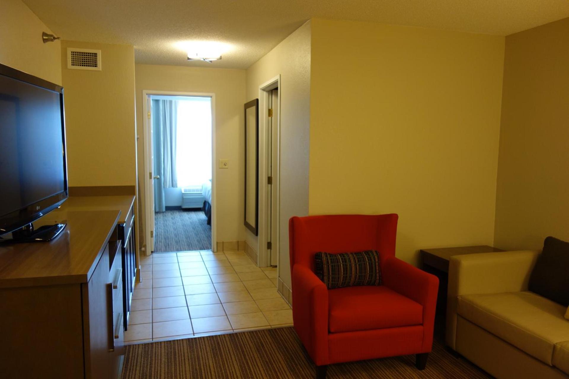 Country Inn & Suites by Radisson, Mason City, IA photo 5