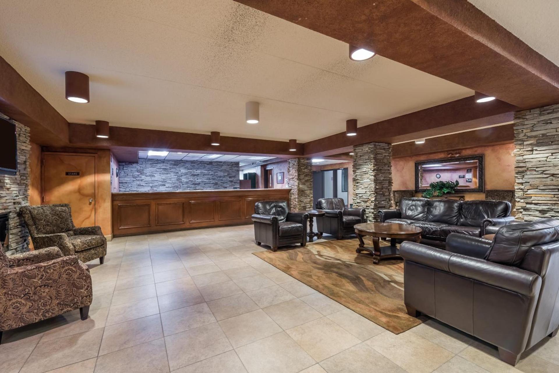 Ramada by Wyndham Fargo photo 33