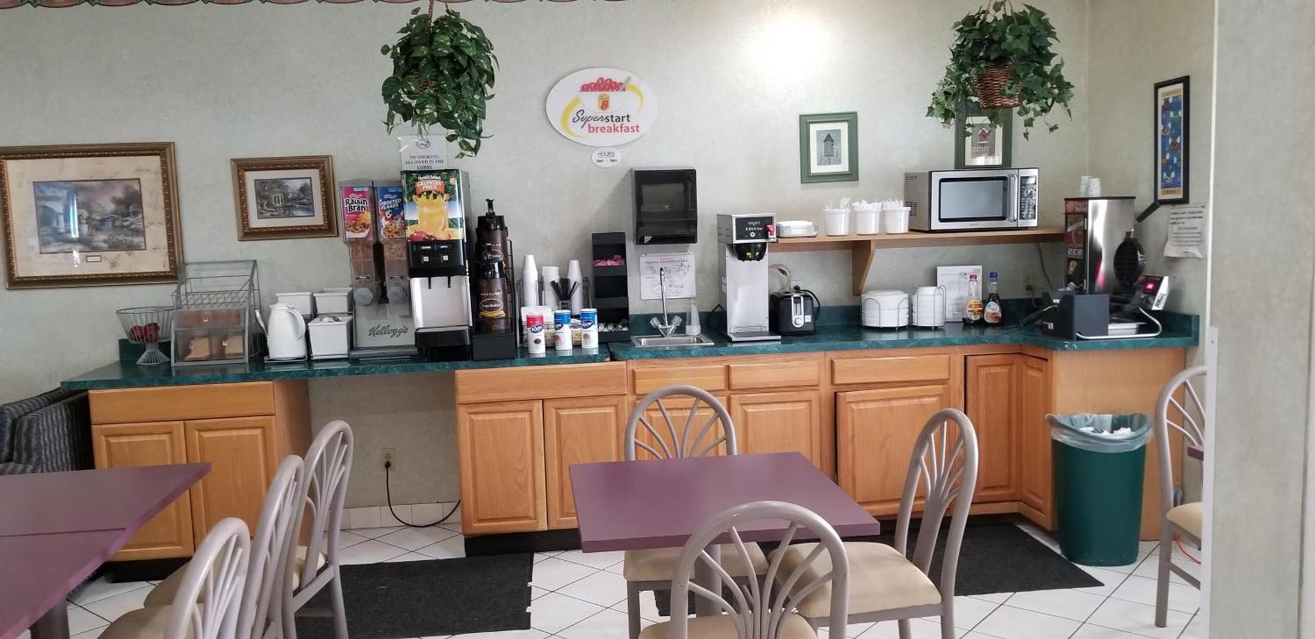Super 8 by Wyndham Pontoon Beach IL/St. Louis MO Area photo 23
