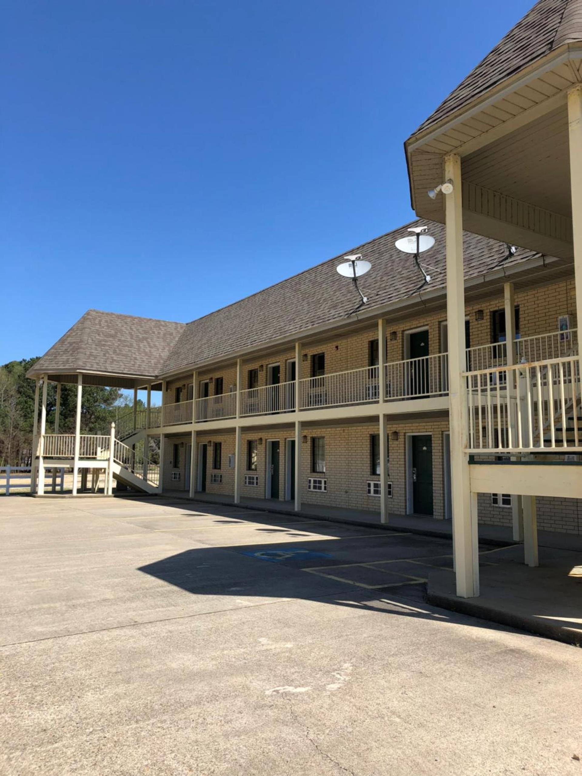 Riverwood Inn photo 11
