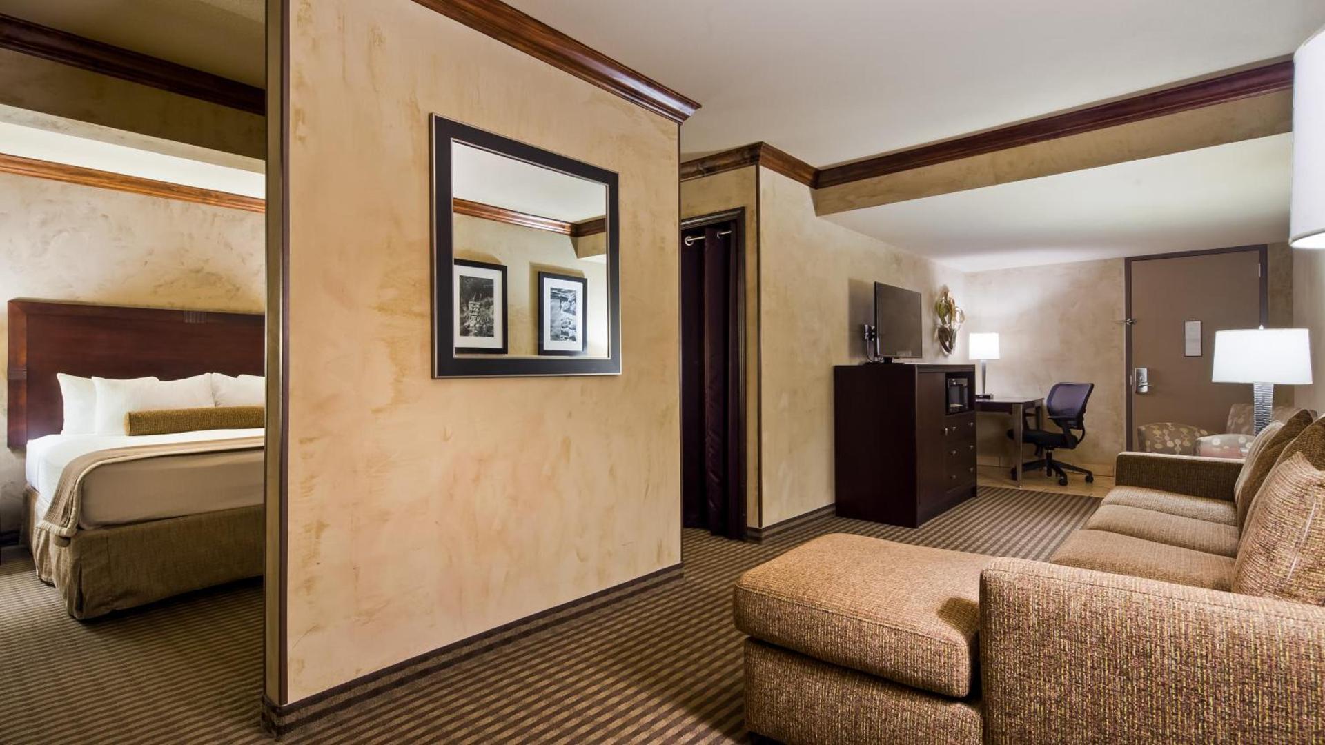 Best Western Plus Raton Hotel photo 65