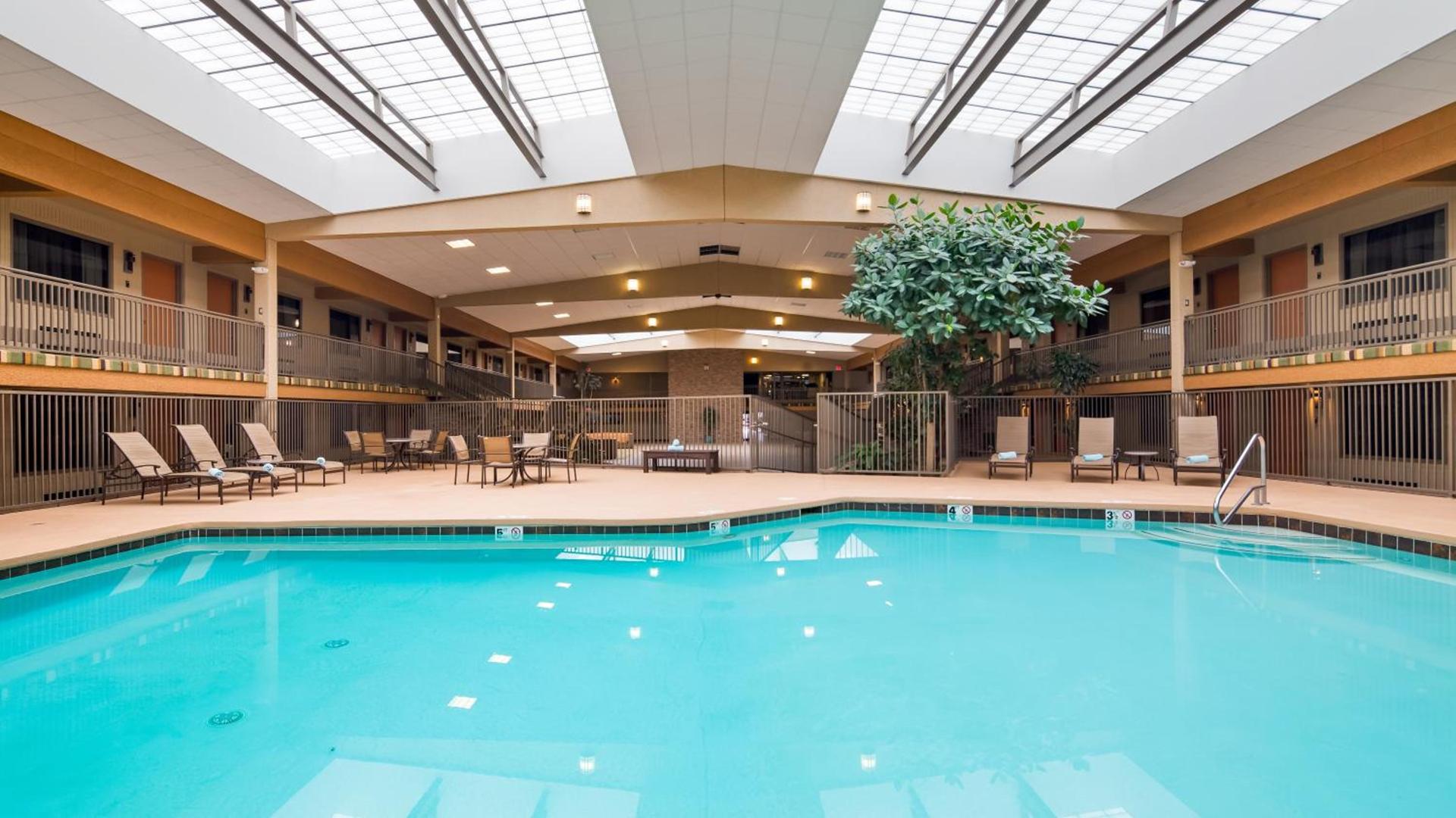 Best Western Plus Raton Hotel photo 59