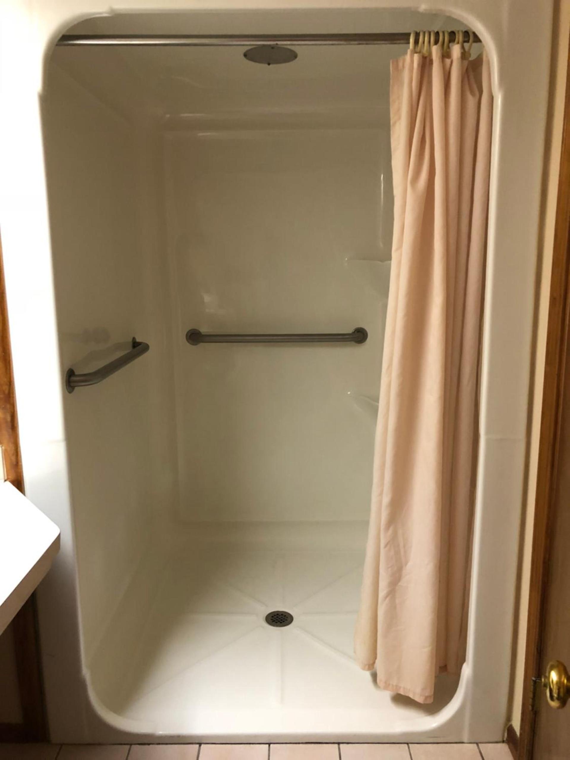 Riverwood Inn photo 9