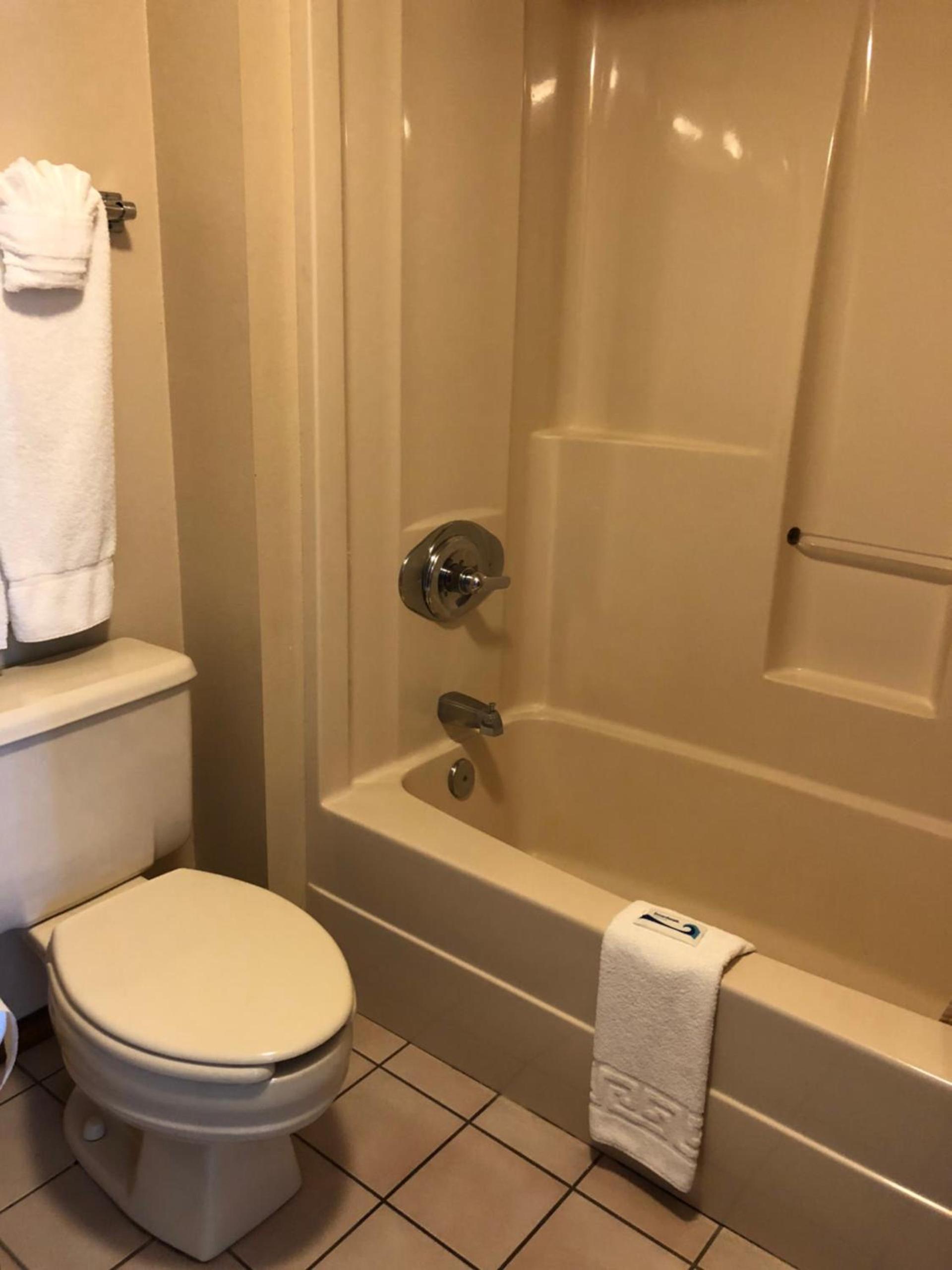 Riverwood Inn photo 8