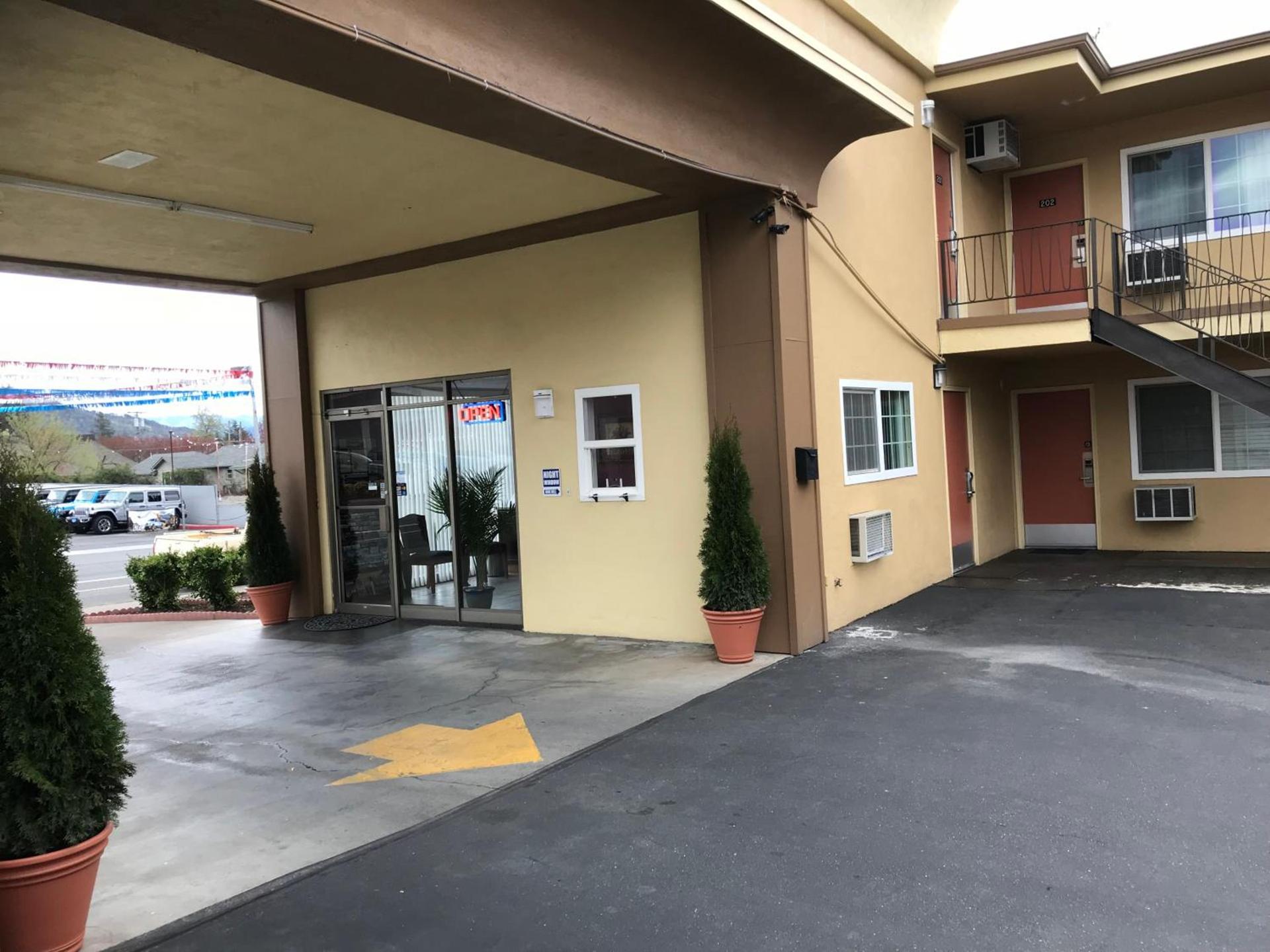 Sunset Inn photo 9