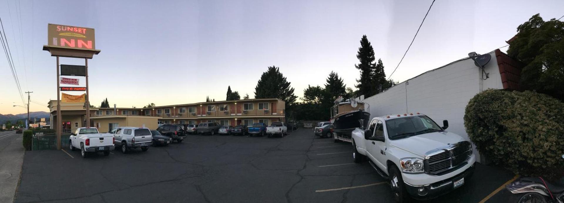 Sunset Inn photo 11