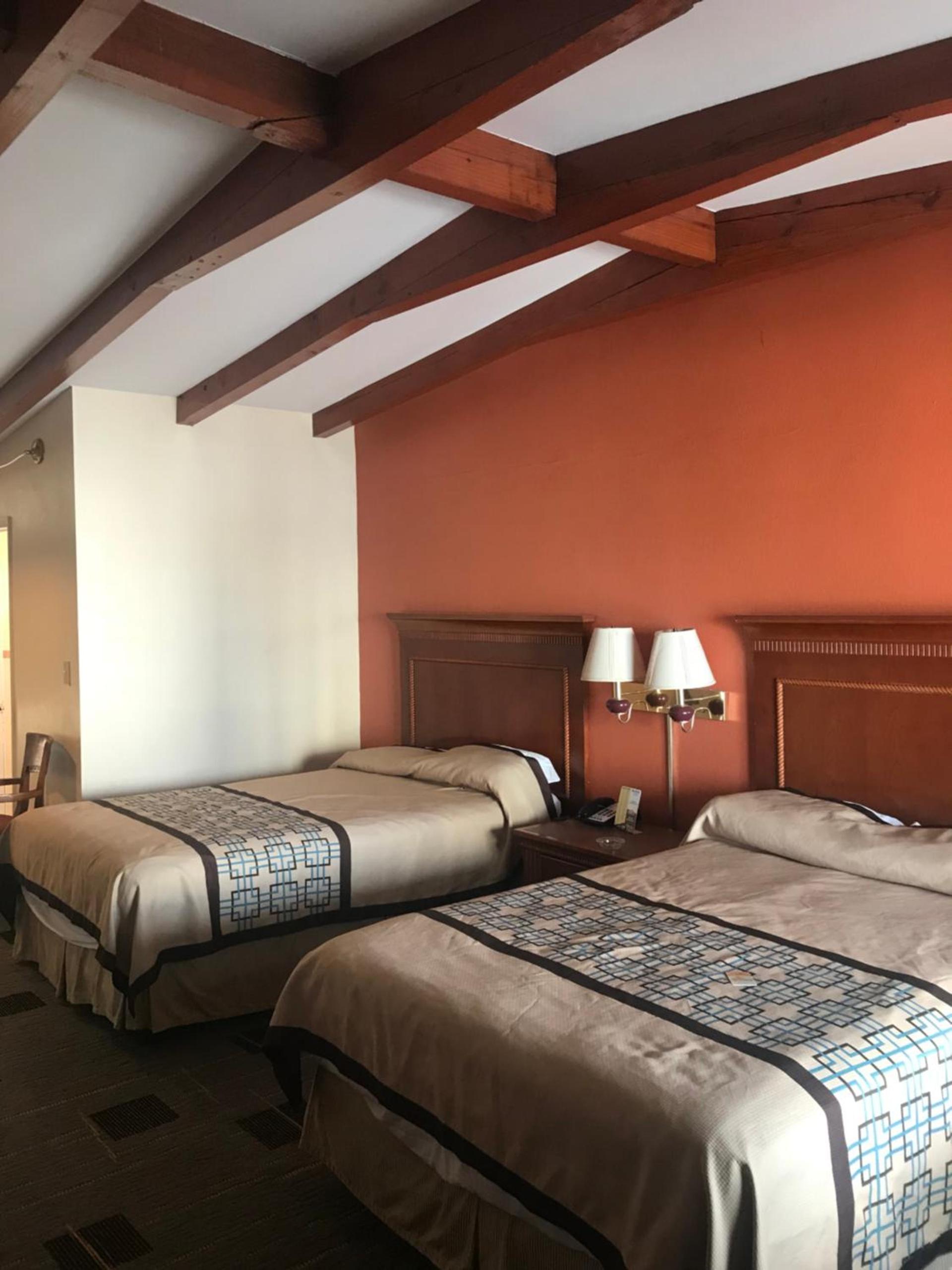 Wayfarer Motel photo 28