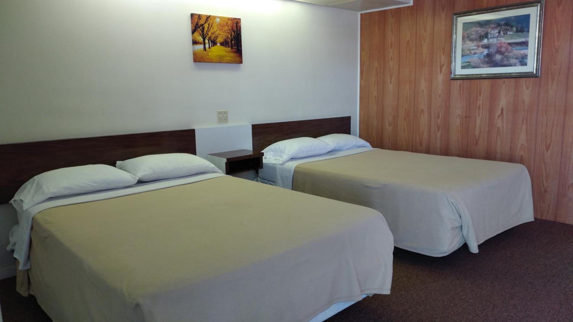 Driftwood Motel photo 9