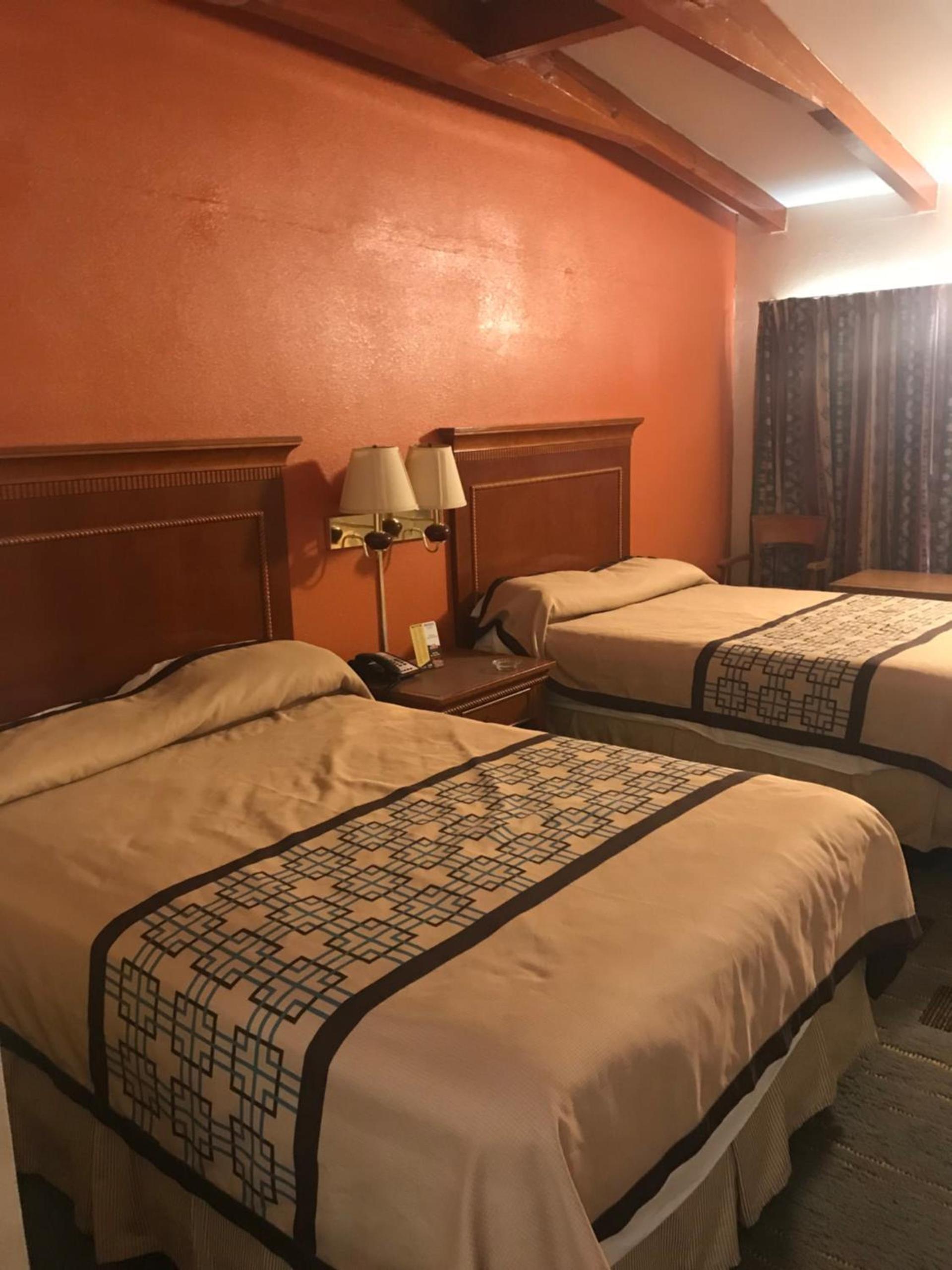 Wayfarer Motel photo 30