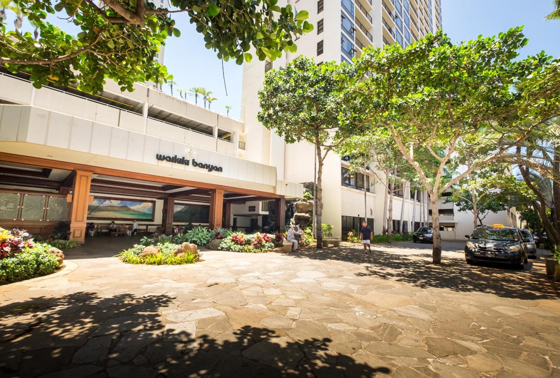 Sweetwater at Waikiki photo 1