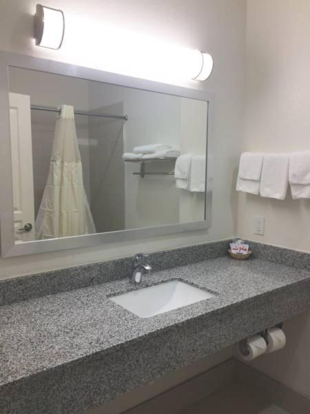 Scottish Inn & Suites - Conroe photo 5